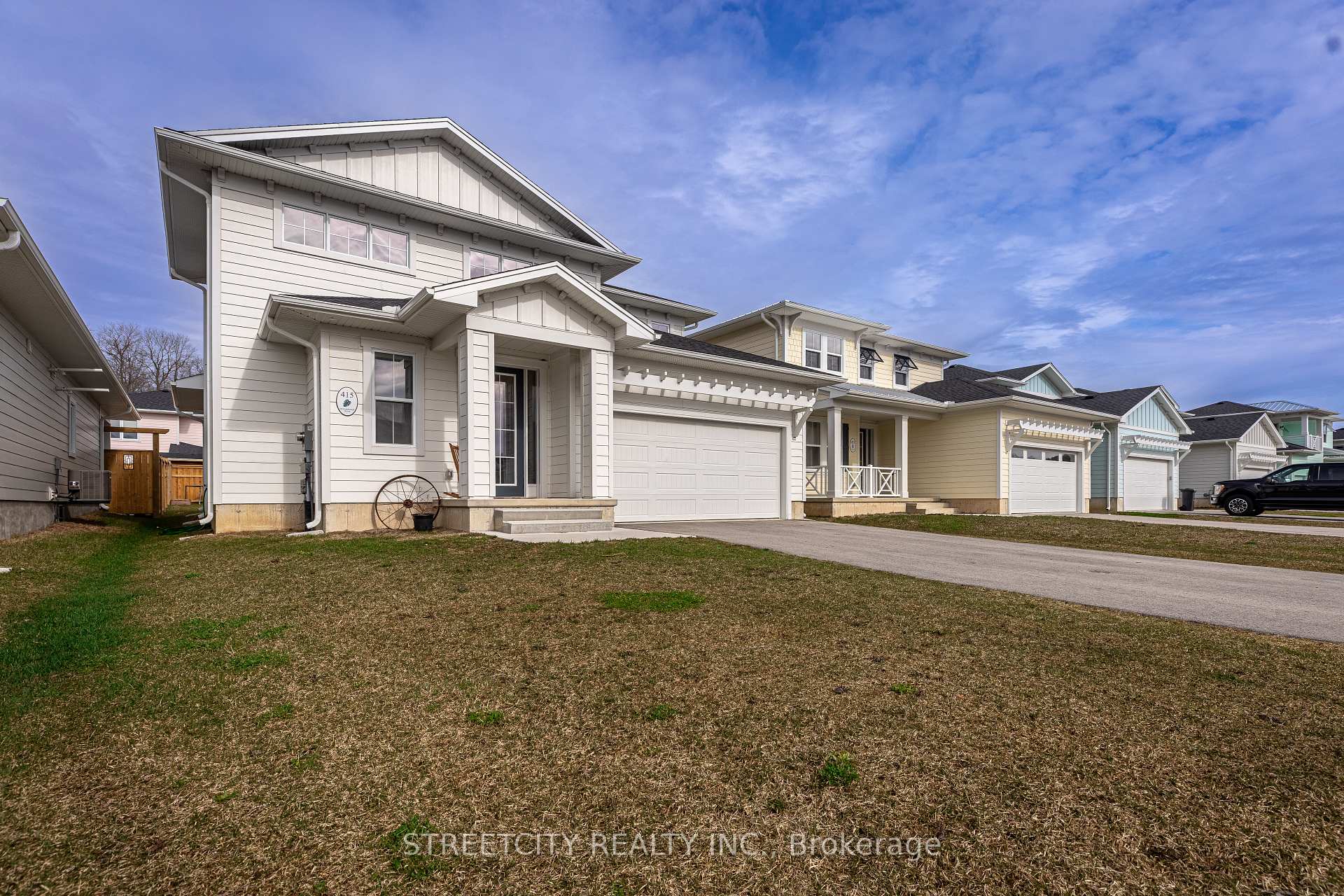 Photo 2 of 415 Breakwater Boulevard, Central Elgin, Rural Central Elgin — HOMEH