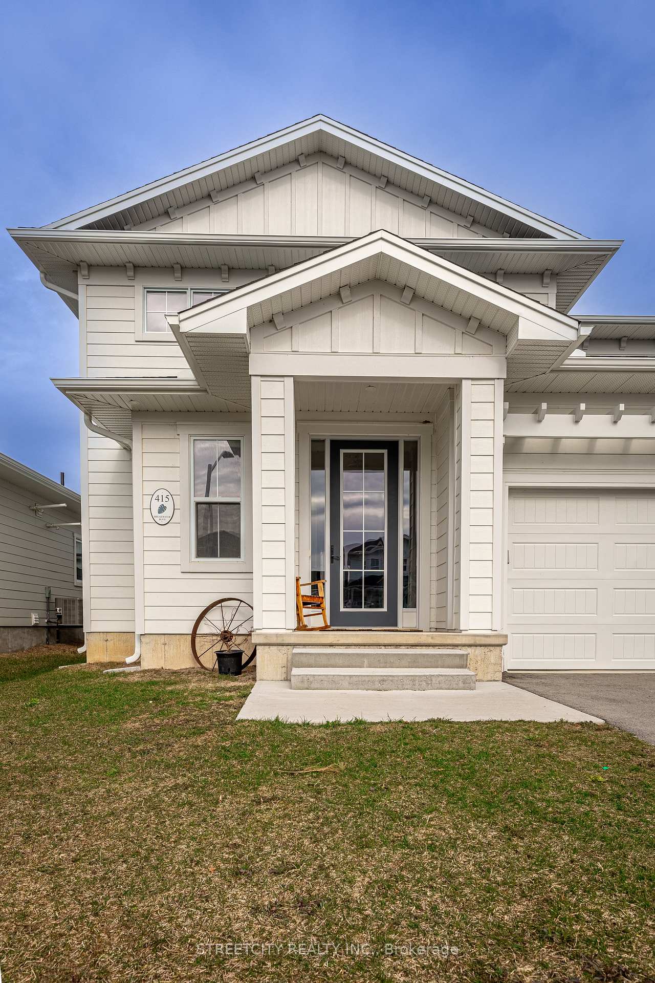 Photo 3 of 415 Breakwater Boulevard, Central Elgin, Rural Central Elgin — HOMEH