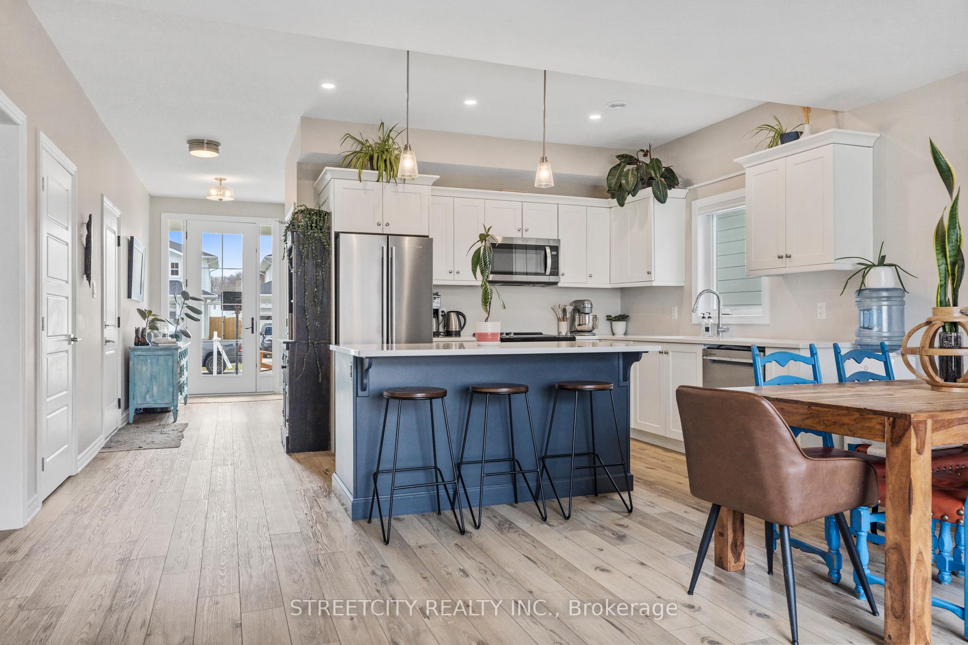 Photo 5 of 415 Breakwater Boulevard, Central Elgin, Rural Central Elgin — HOMEH