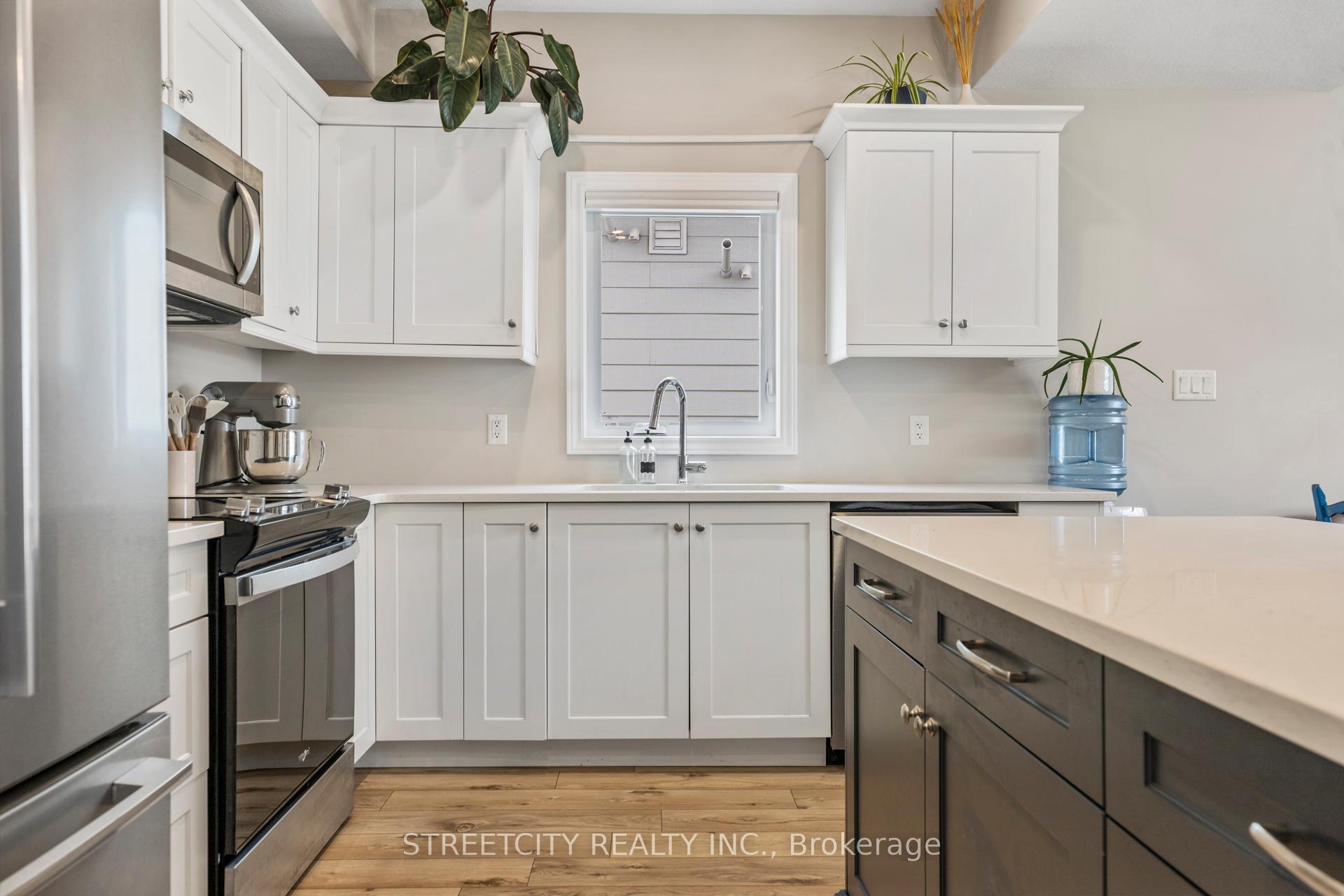 Photo 6 of 415 Breakwater Boulevard, Central Elgin, Rural Central Elgin — HOMEH