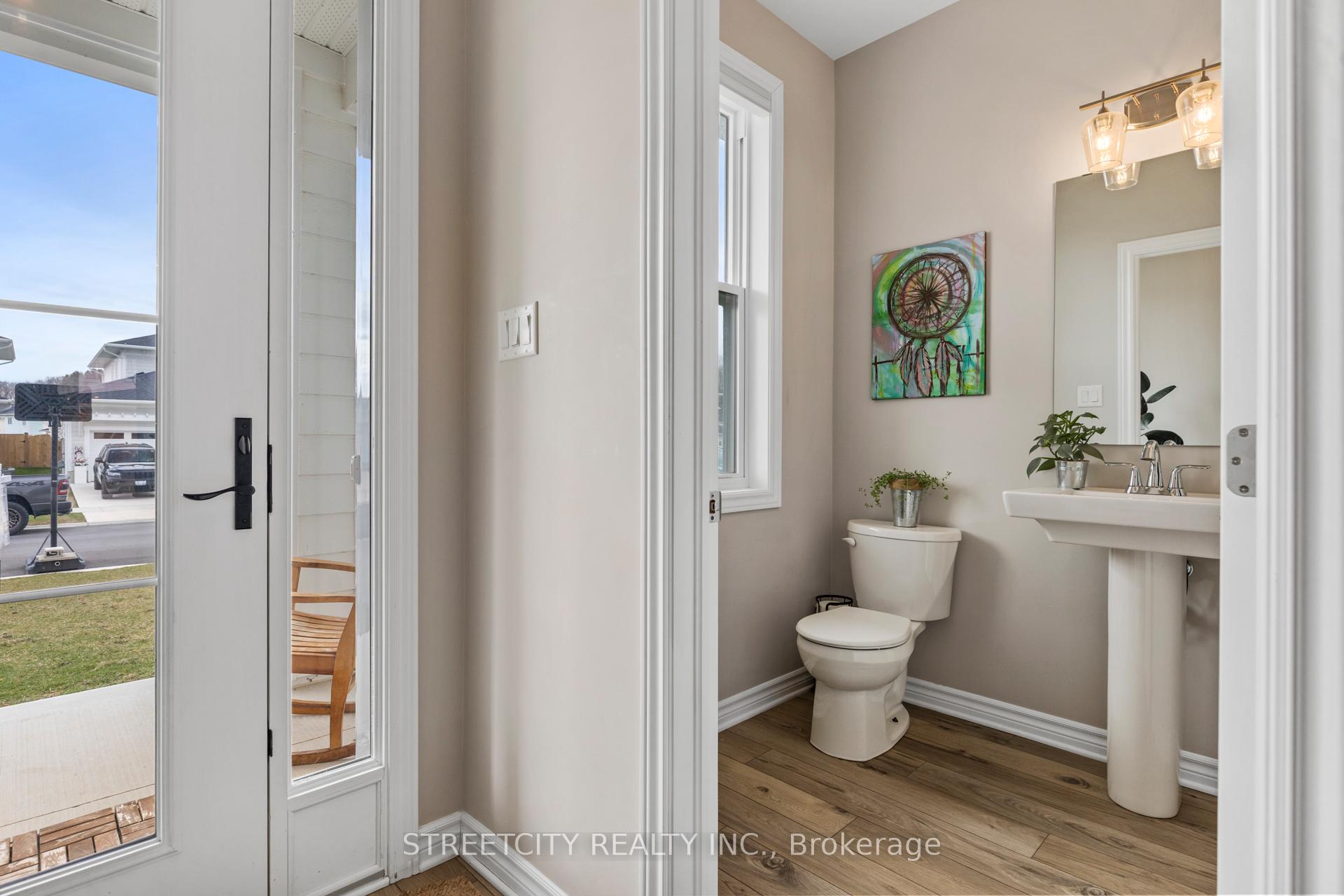 Photo 11 of 415 Breakwater Boulevard, Central Elgin, Rural Central Elgin — HOMEH