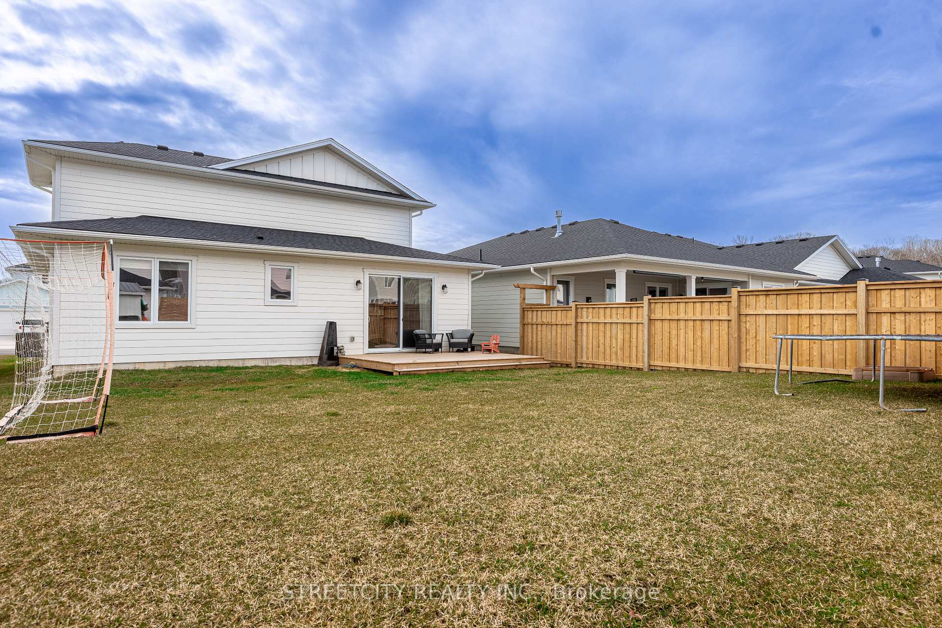 Photo 23 of 415 Breakwater Boulevard, Central Elgin, Rural Central Elgin — HOMEH