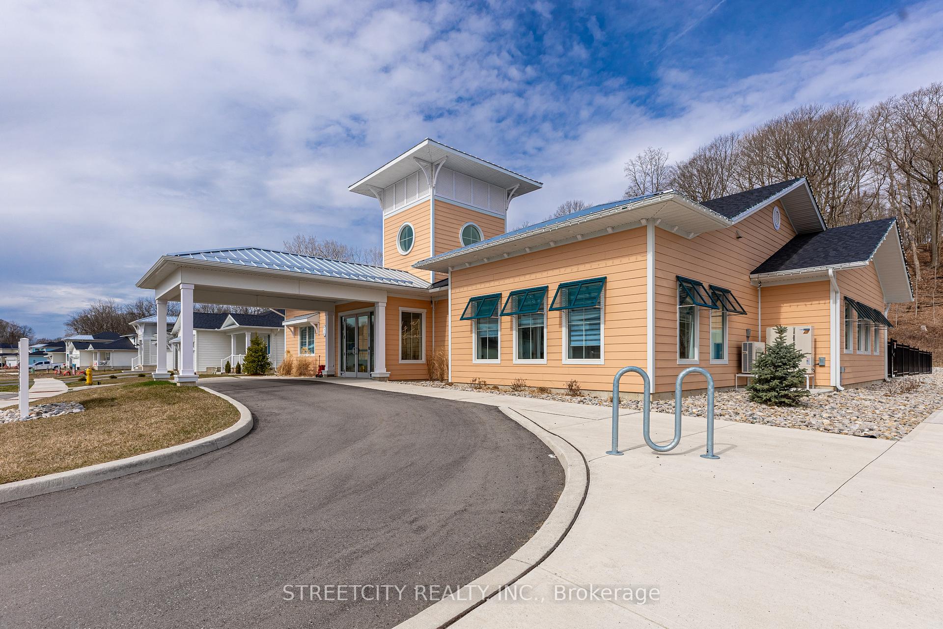 Photo 25 of 415 Breakwater Boulevard, Central Elgin, Rural Central Elgin — HOMEH