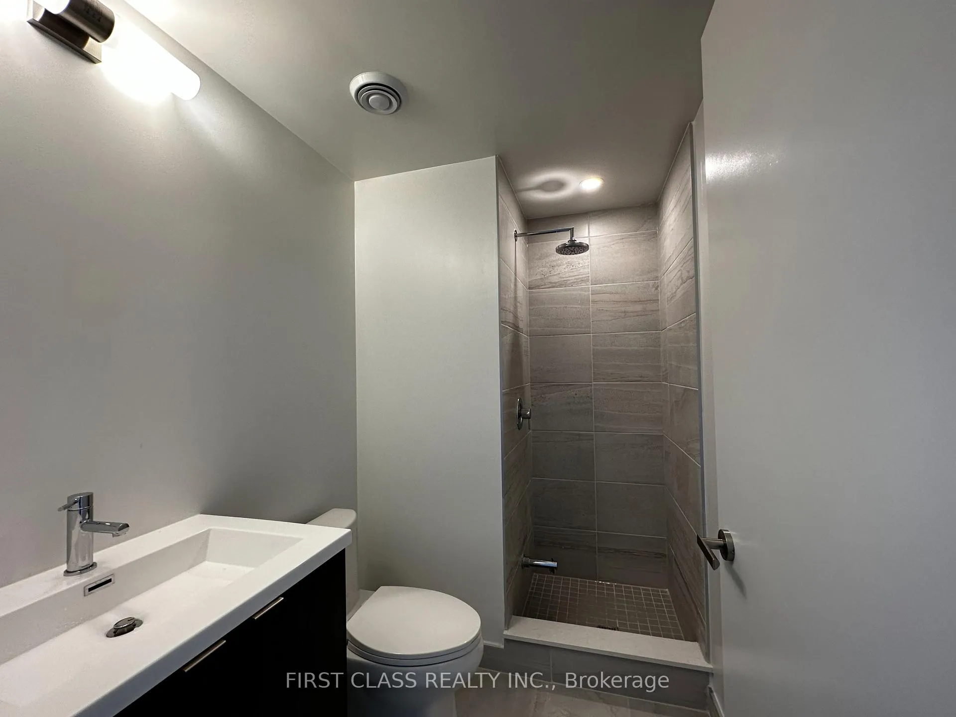 Photo 5 of Unit 7205, 55 Cooper Street, Toronto, Waterfront Communities — HOMEH
