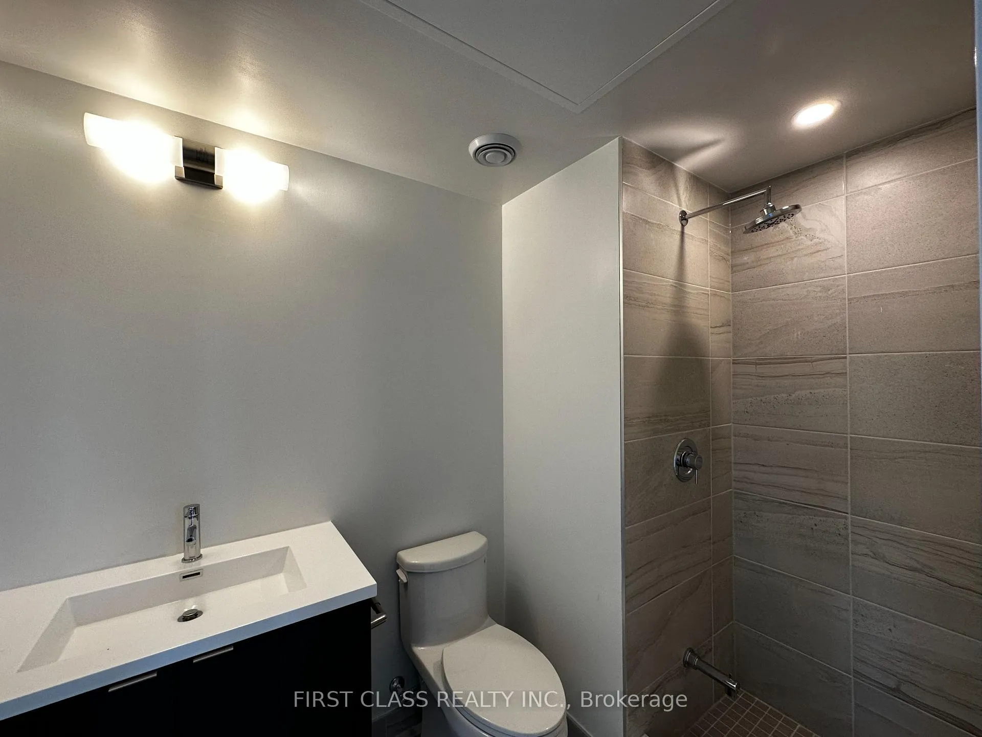 Photo 8 of Unit 7205, 55 Cooper Street, Toronto, Waterfront Communities — HOMEH