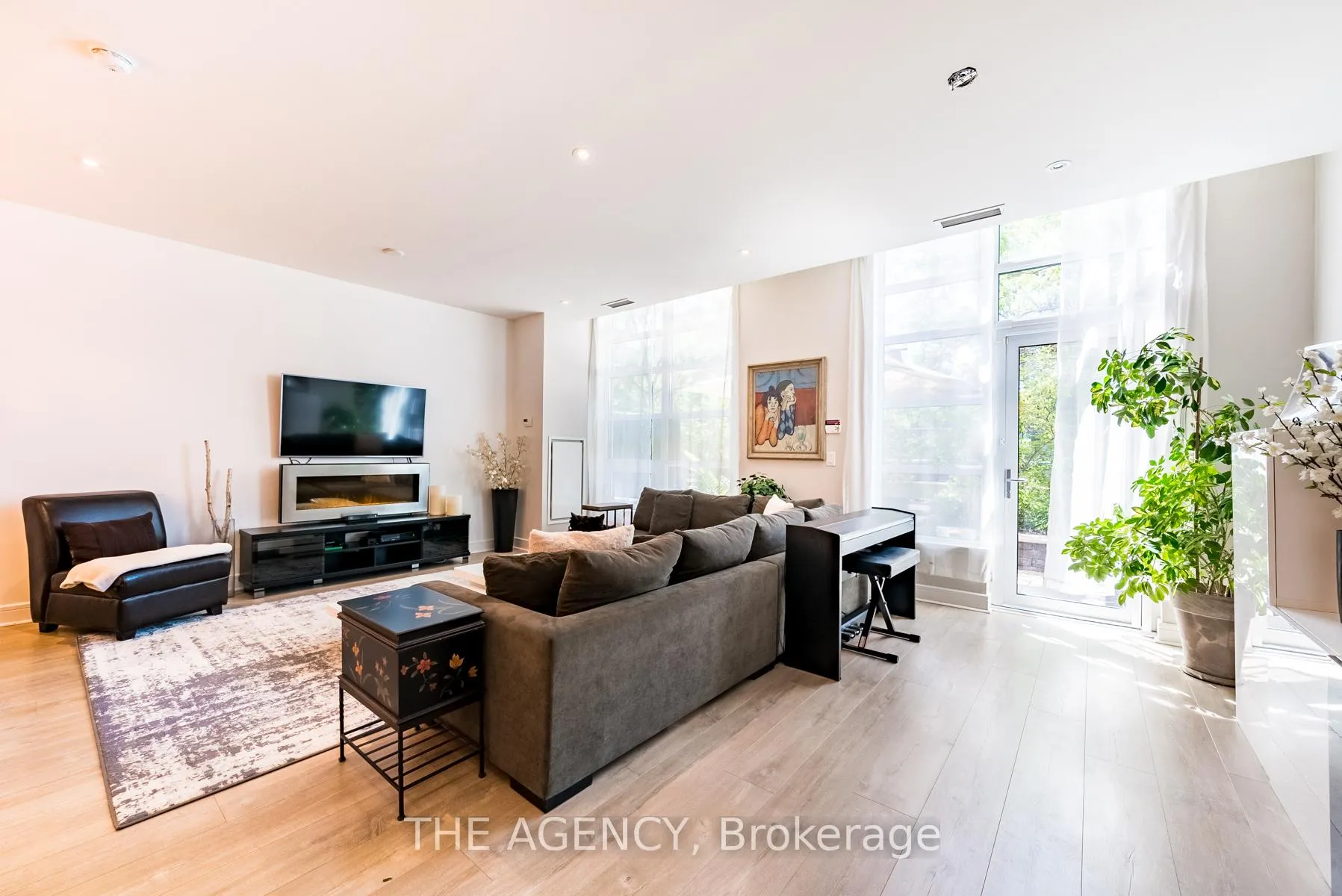 Photo 6 of Unit TH113, 35 Brian Peck Crescent, Toronto, Thorncliffe Park — HOMEH