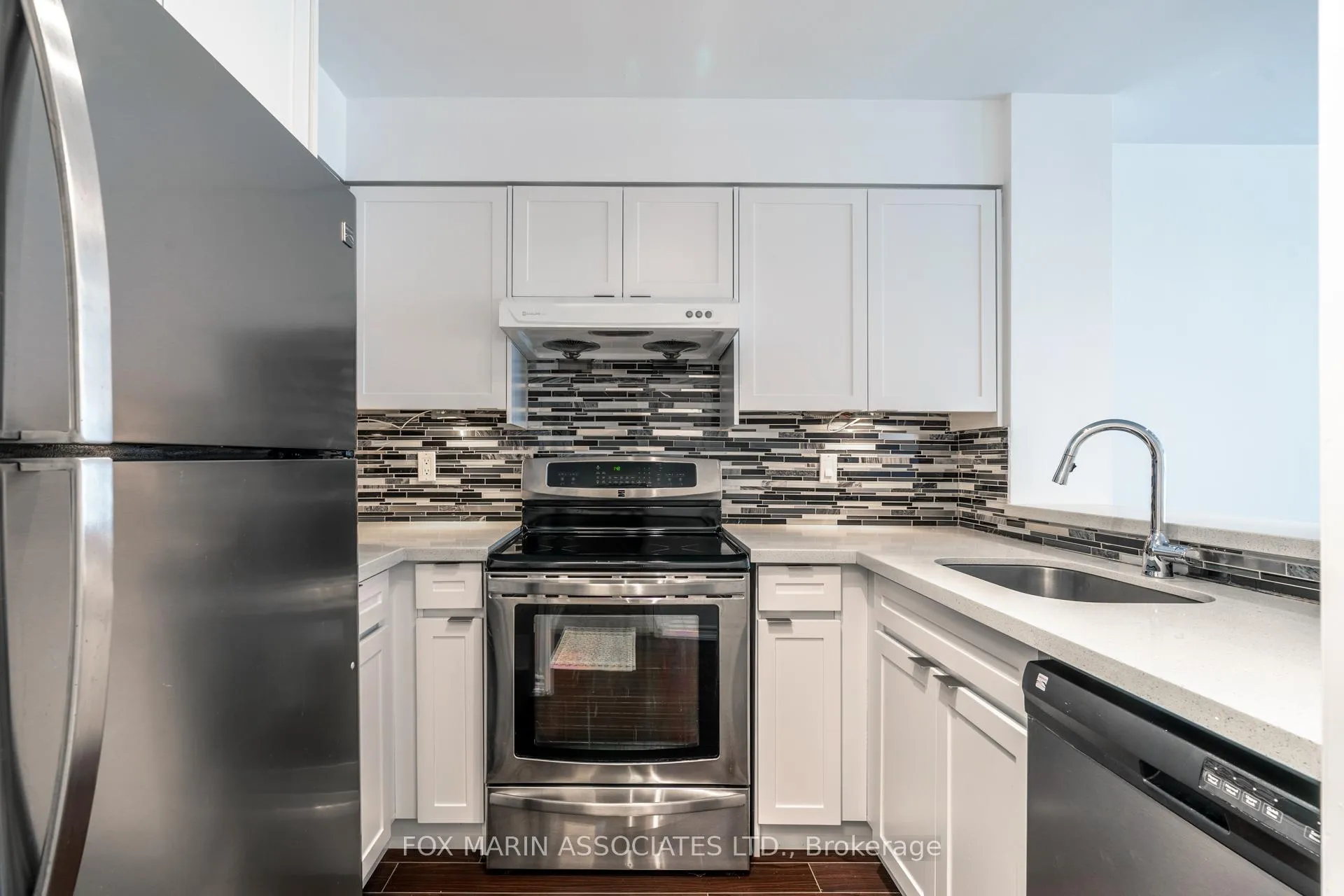 Photo 3 of Unit 714, 7 Carlton Street, Toronto, Church-Yonge Corridor — HOMEH