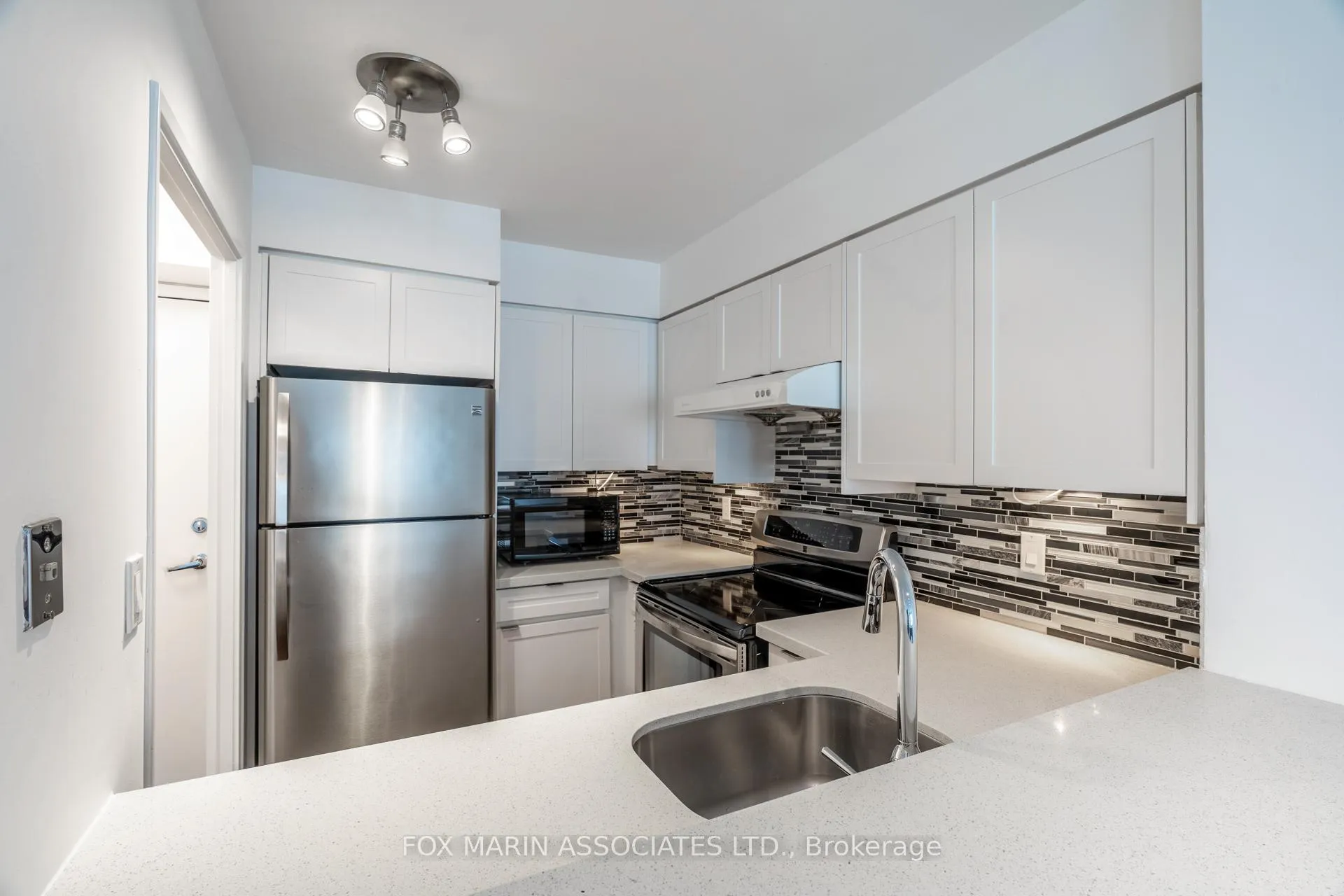 Photo 4 of Unit 714, 7 Carlton Street, Toronto, Church-Yonge Corridor — HOMEH