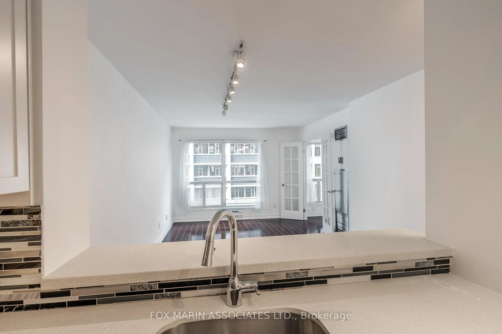 Photo 5 of Unit 714, 7 Carlton Street, Toronto, Church-Yonge Corridor — HOMEH