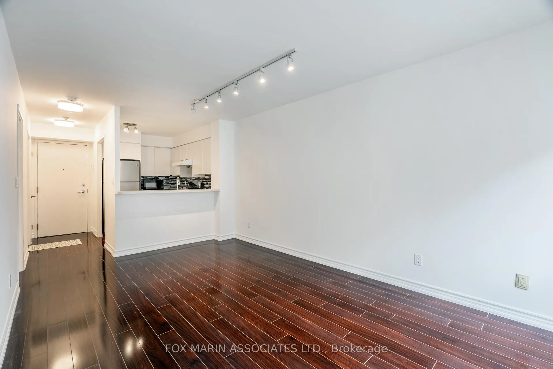 Photo 10 of Unit 714, 7 Carlton Street, Toronto, Church-Yonge Corridor — HOMEH