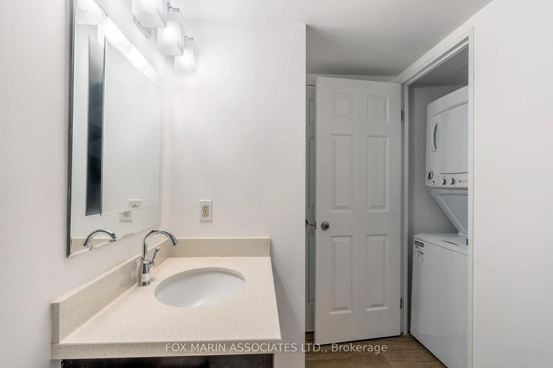 Photo 23 of Unit 714, 7 Carlton Street, Toronto, Church-Yonge Corridor — HOMEH