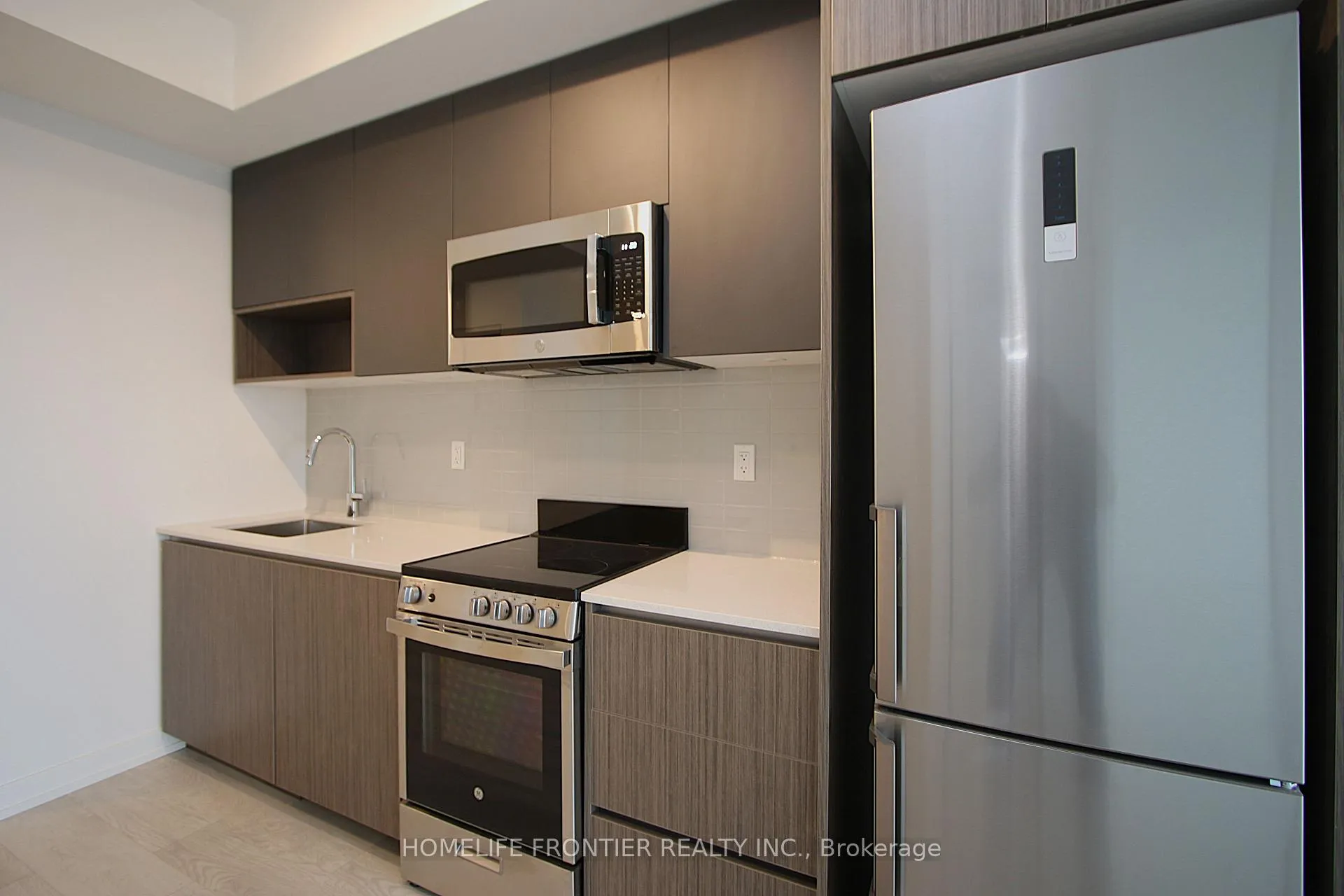 Photo 2 of Unit 417, 799 The Queensway Way, Etobicoke, Stonegate-Queensway — HOMEH