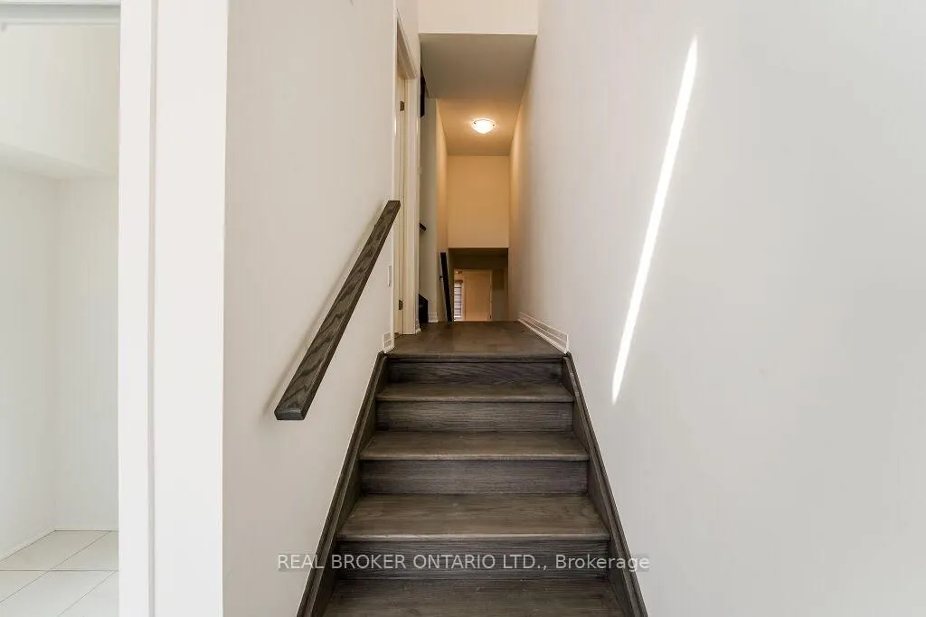 Photo 3 of 34 Totten Trail, New Tecumseth, Tottenham — HOMEH