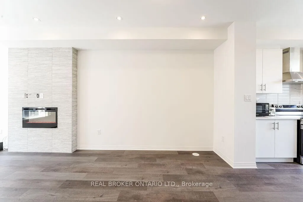 Photo 5 of 34 Totten Trail, New Tecumseth, Tottenham — HOMEH