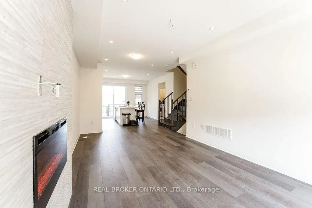 Photo 8 of 34 Totten Trail, New Tecumseth, Tottenham — HOMEH