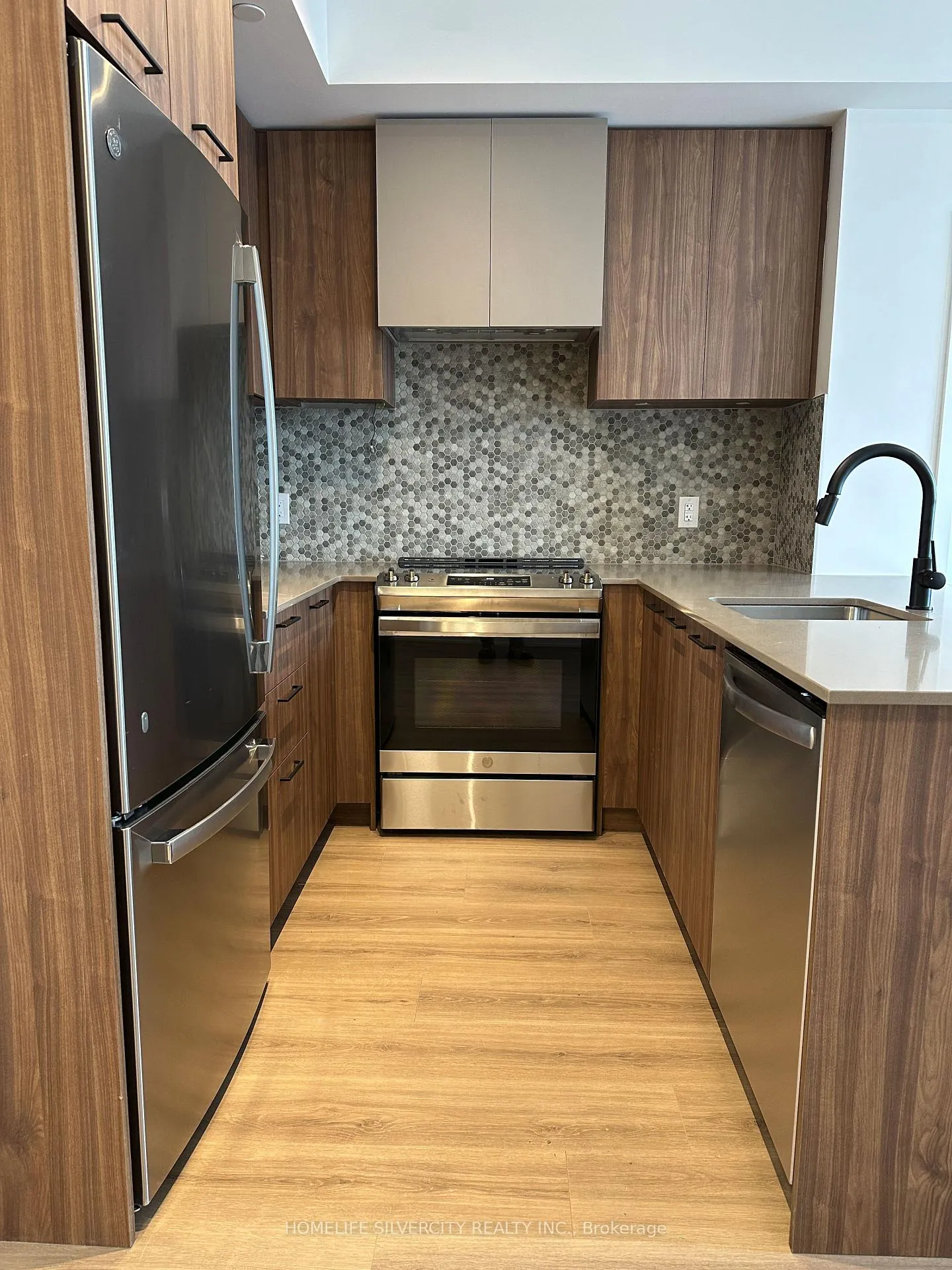 Photo 6 of Unit 316, 10 Lagerfeld Drive, Brampton, Northwest Brampton — HOMEH