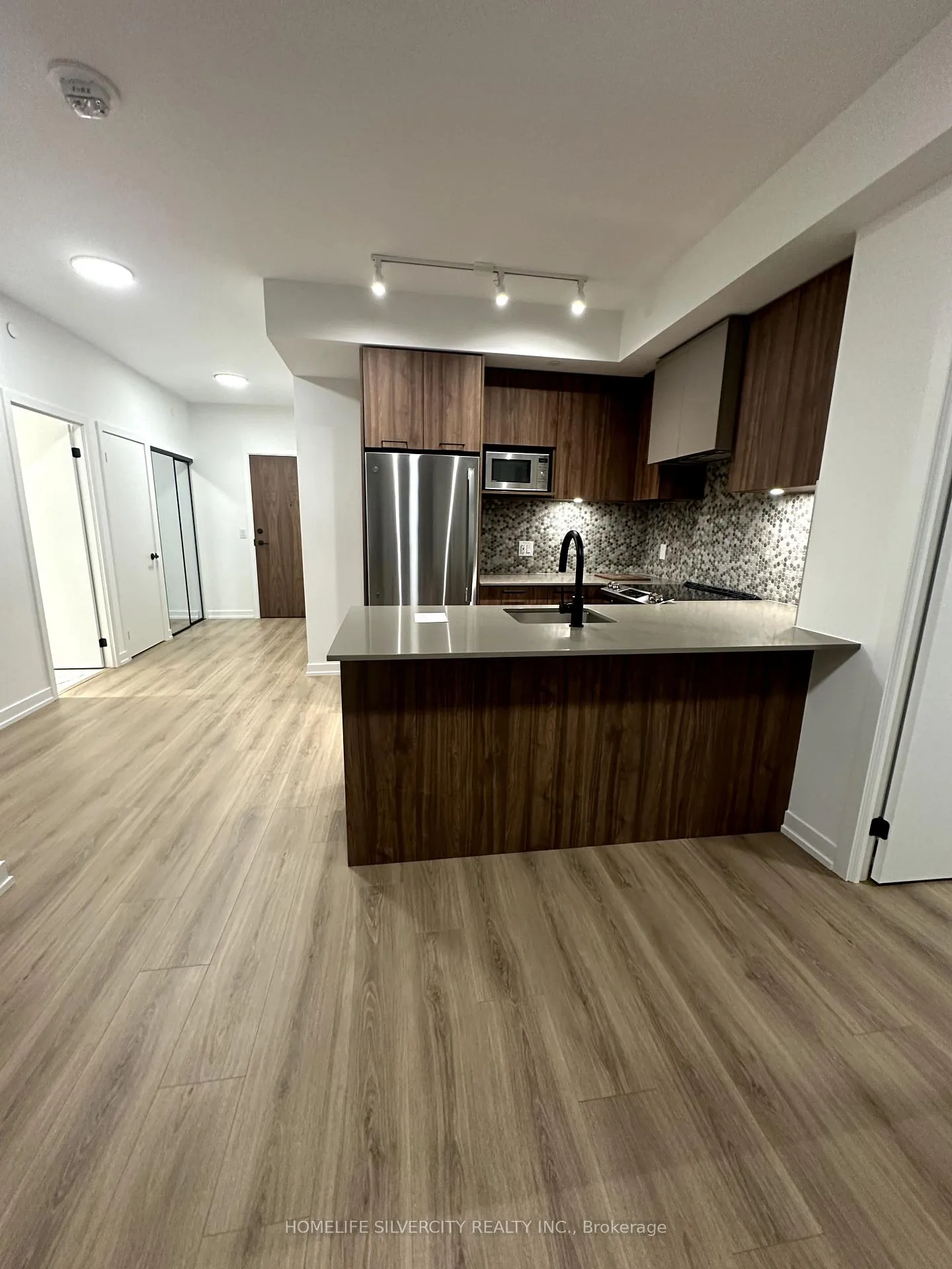 Photo 8 of Unit 316, 10 Lagerfeld Drive, Brampton, Northwest Brampton — HOMEH