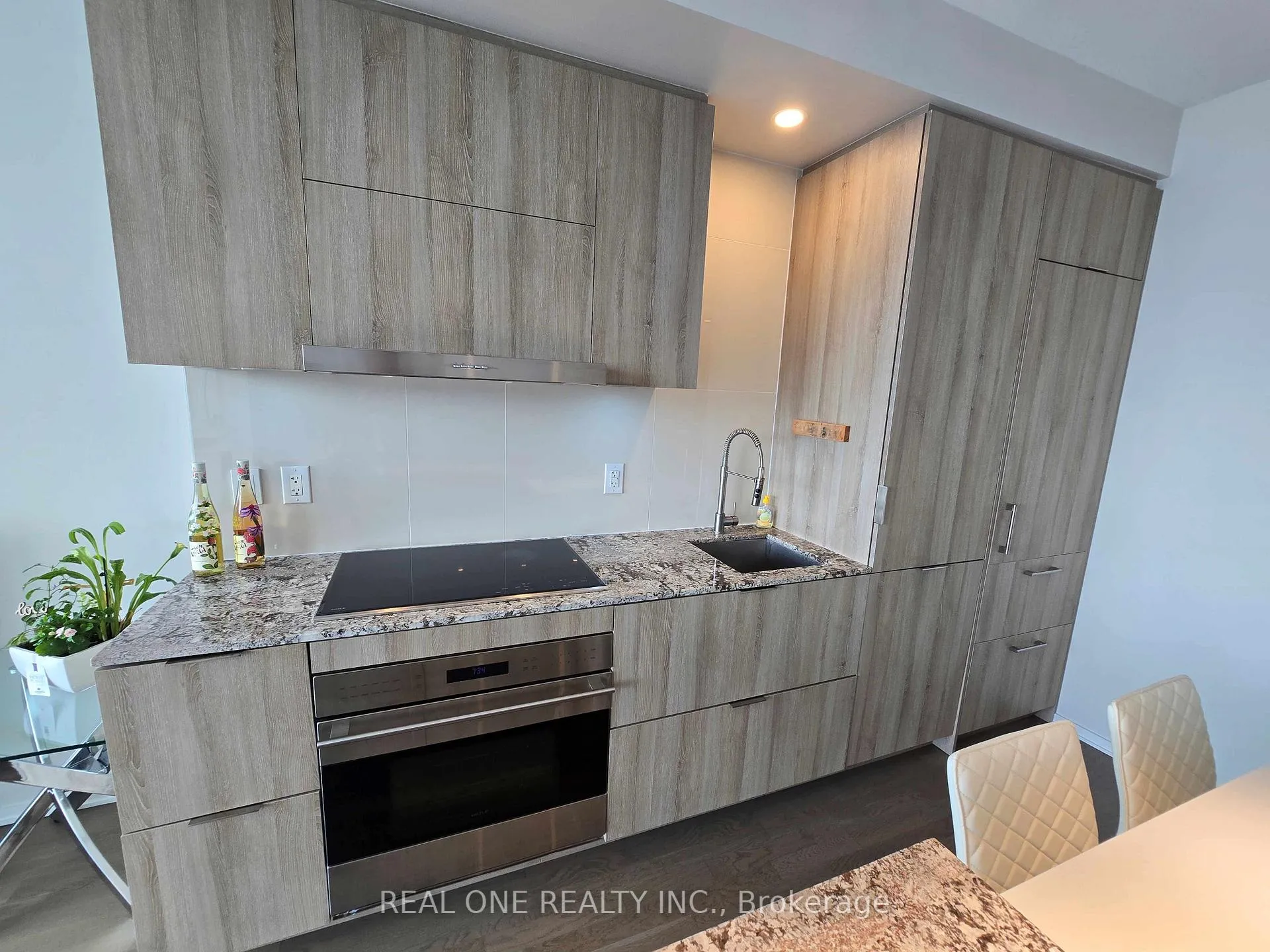Photo 4 of Unit 4205, 1 Bloor Street E, Toronto, Church-Yonge Corridor — HOMEH