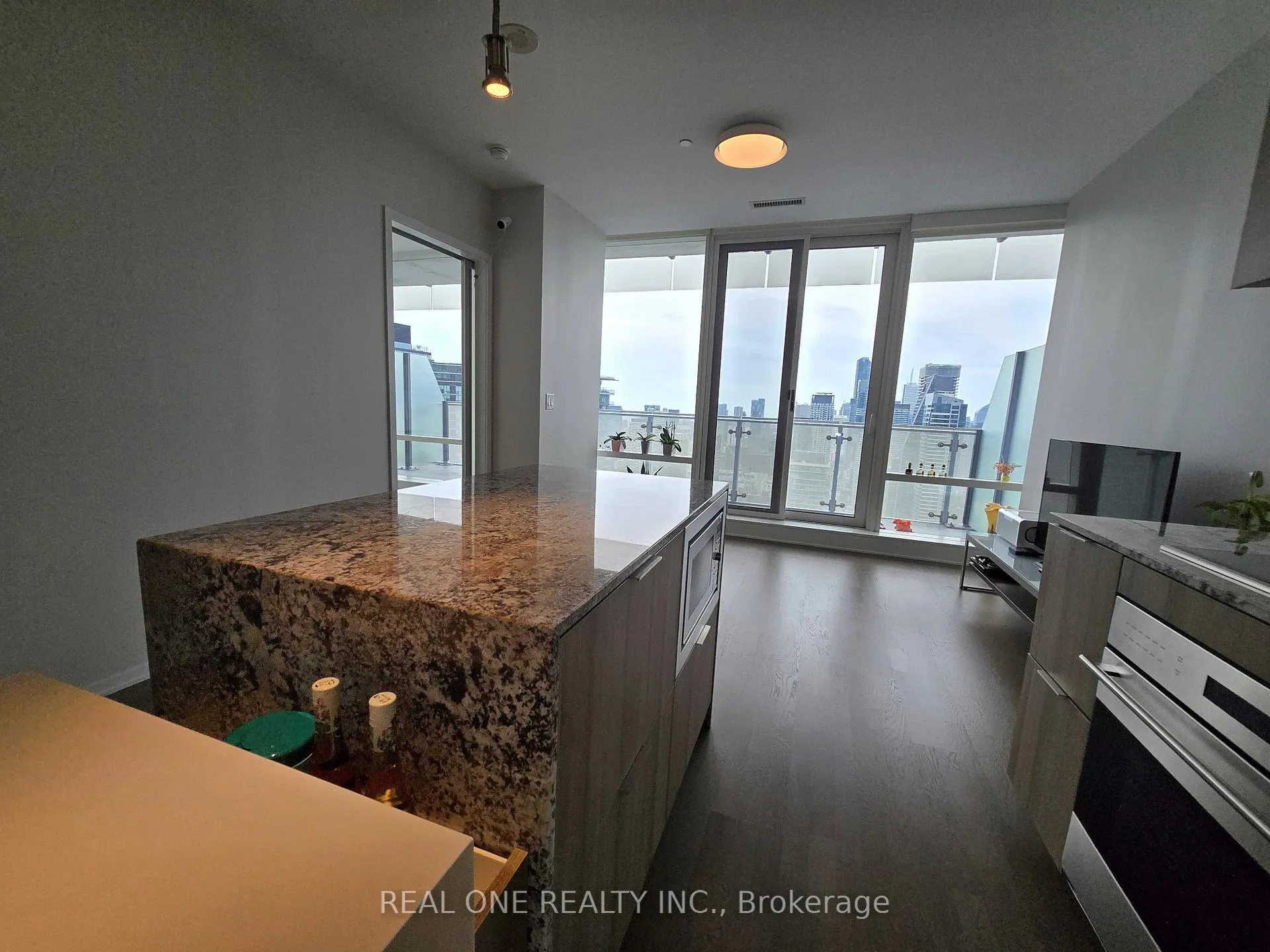 Photo 8 of Unit 4205, 1 Bloor Street E, Toronto, Church-Yonge Corridor — HOMEH