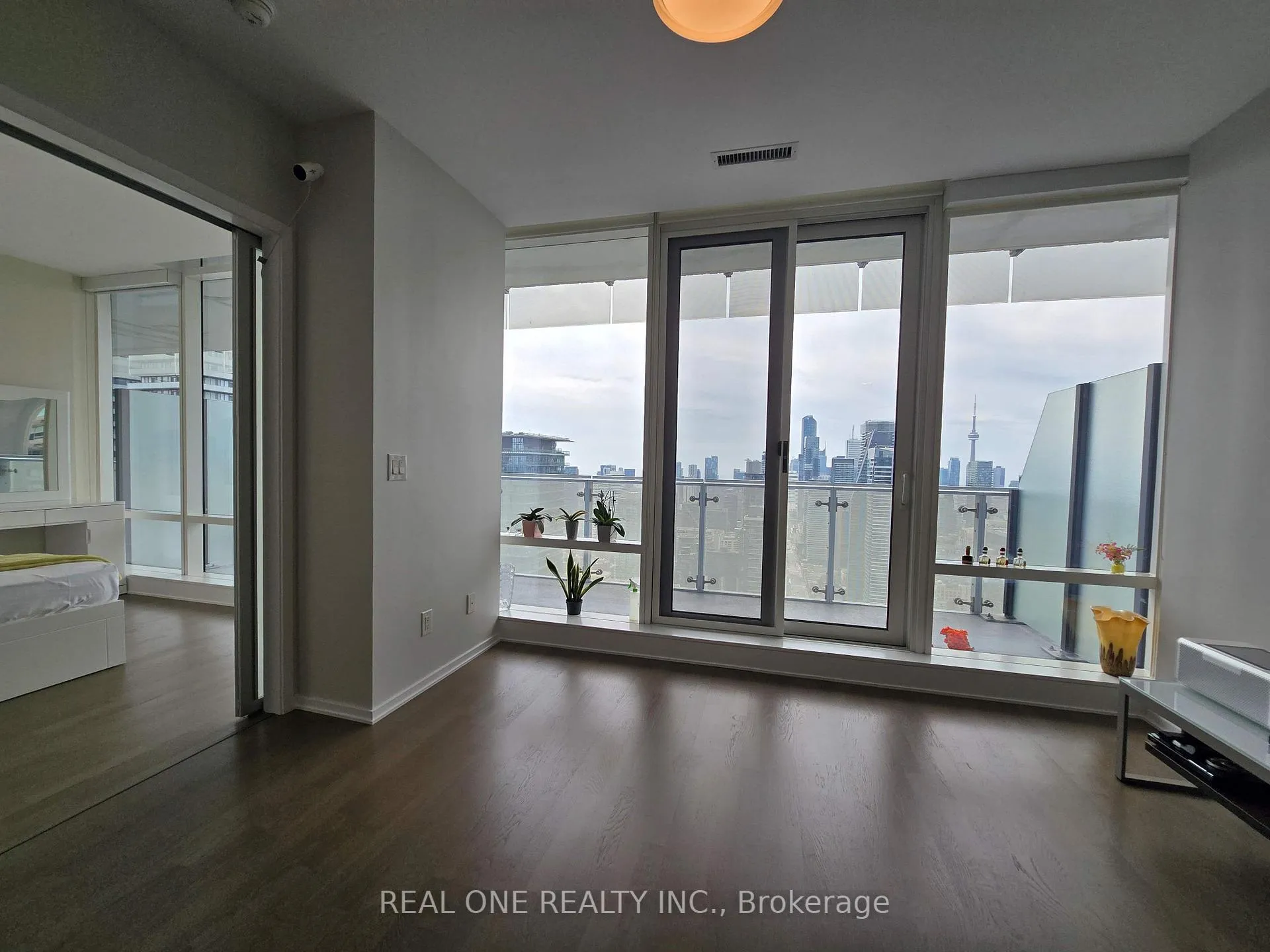 Photo 9 of Unit 4205, 1 Bloor Street E, Toronto, Church-Yonge Corridor — HOMEH