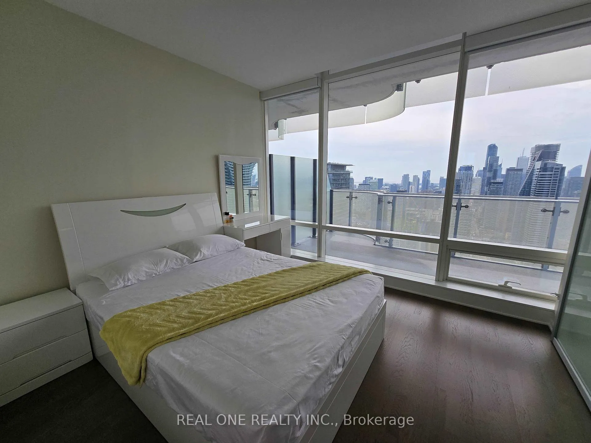 Photo 24 of Unit 4205, 1 Bloor Street E, Toronto, Church-Yonge Corridor — HOMEH