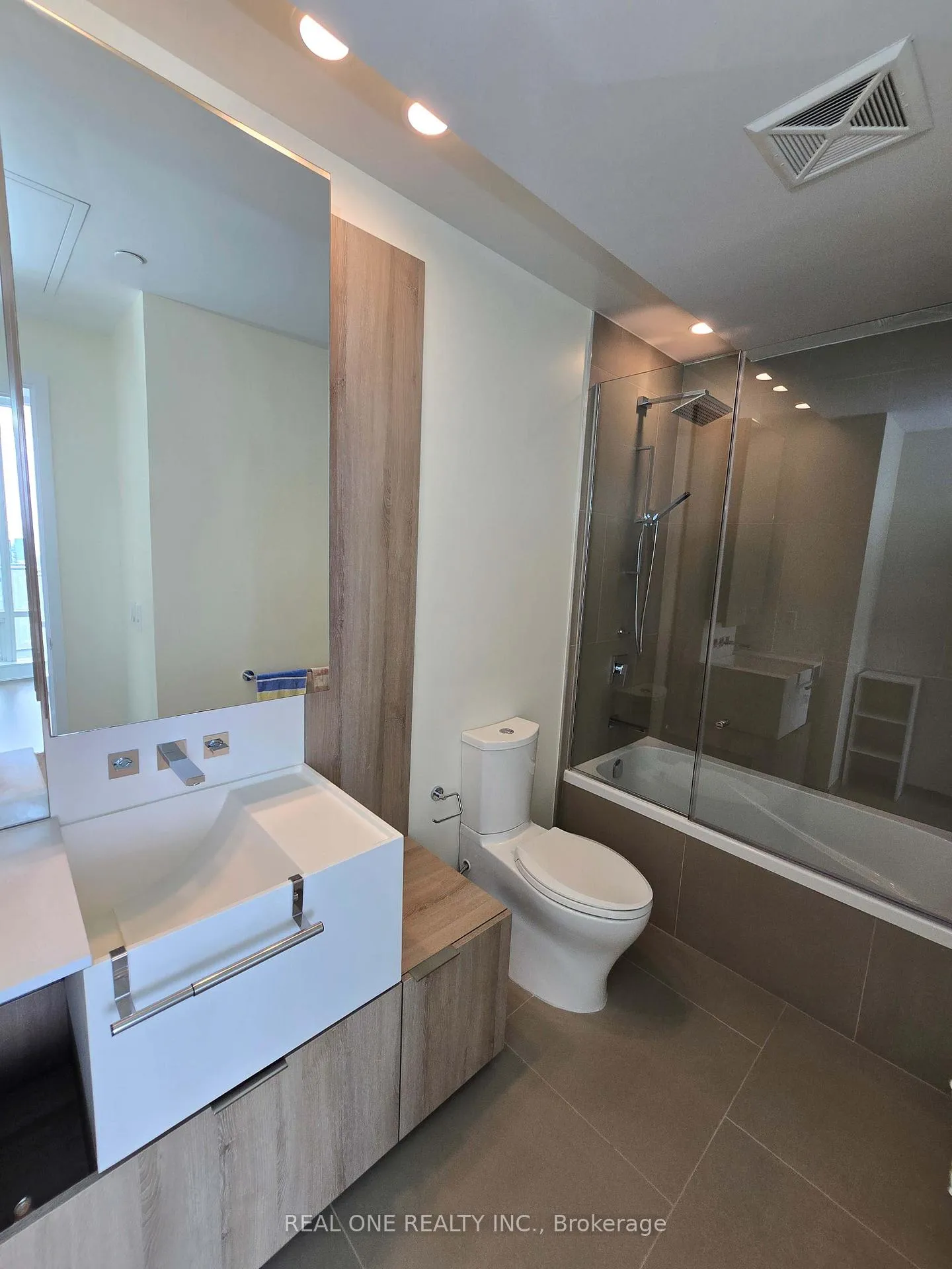 Photo 25 of Unit 4205, 1 Bloor Street E, Toronto, Church-Yonge Corridor — HOMEH