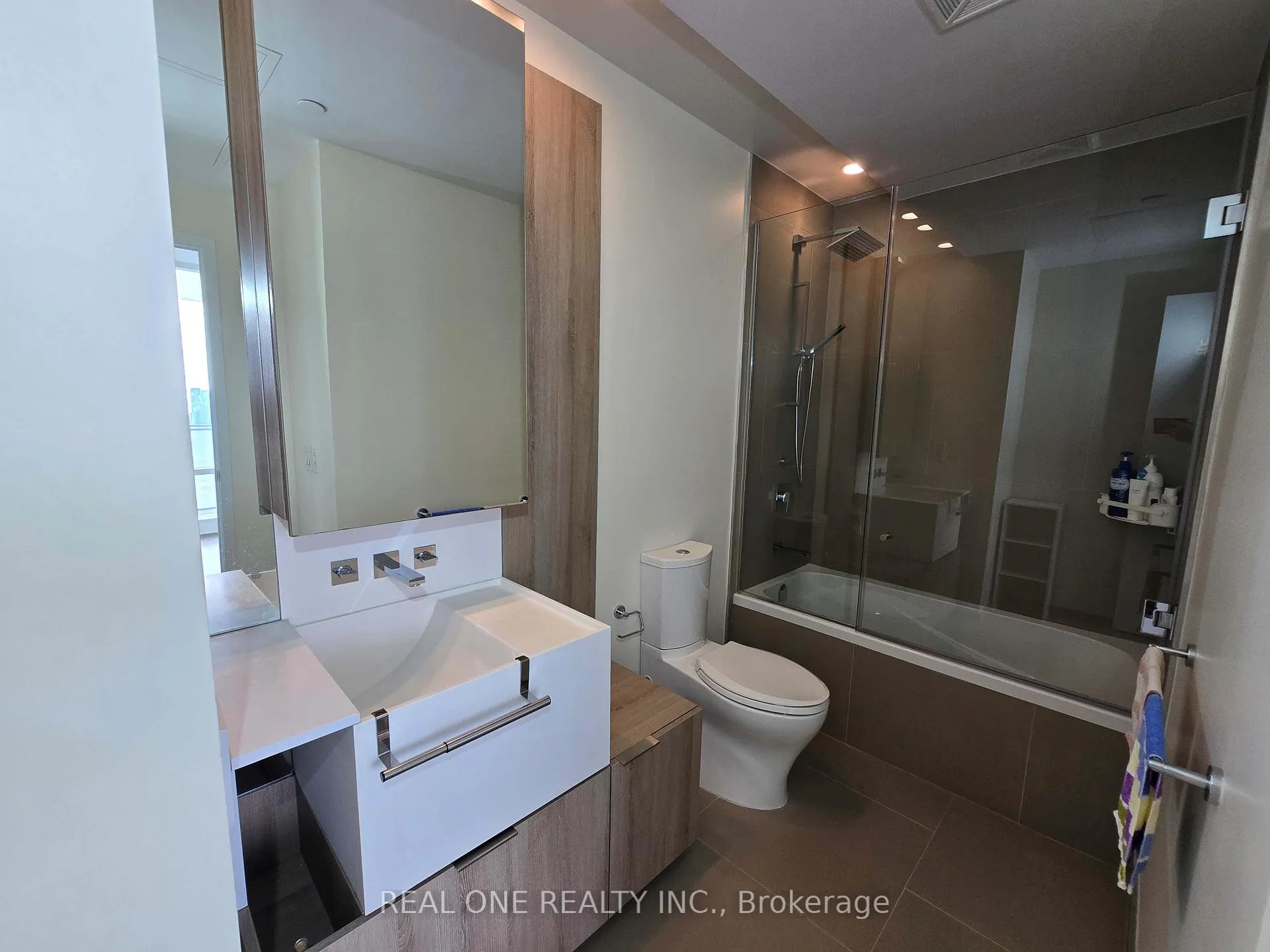 Photo 26 of Unit 4205, 1 Bloor Street E, Toronto, Church-Yonge Corridor — HOMEH