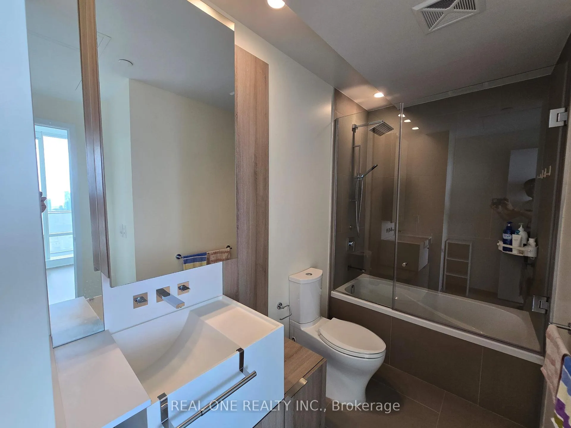 Photo 27 of Unit 4205, 1 Bloor Street E, Toronto, Church-Yonge Corridor — HOMEH