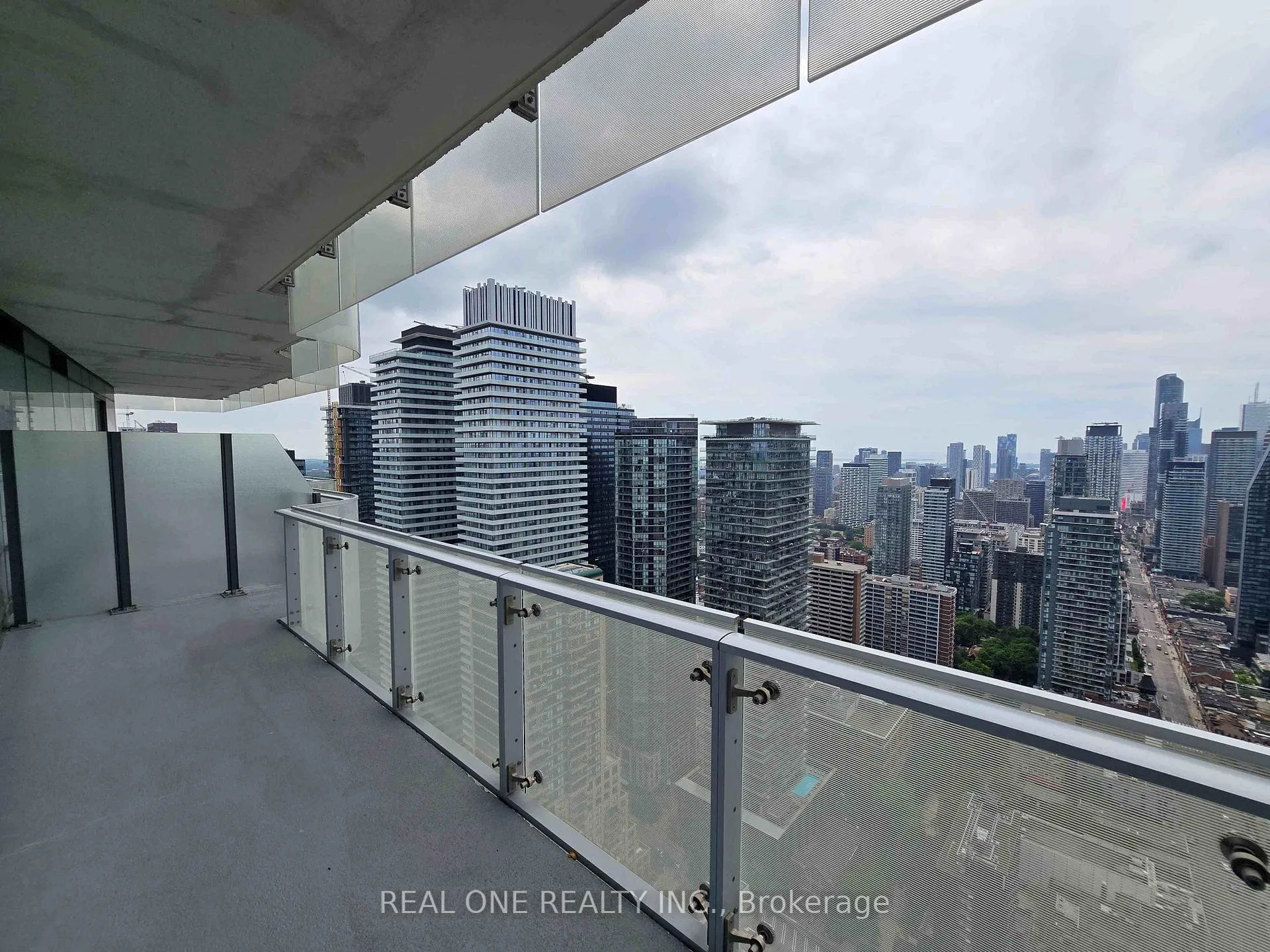 Photo 31 of Unit 4205, 1 Bloor Street E, Toronto, Church-Yonge Corridor — HOMEH