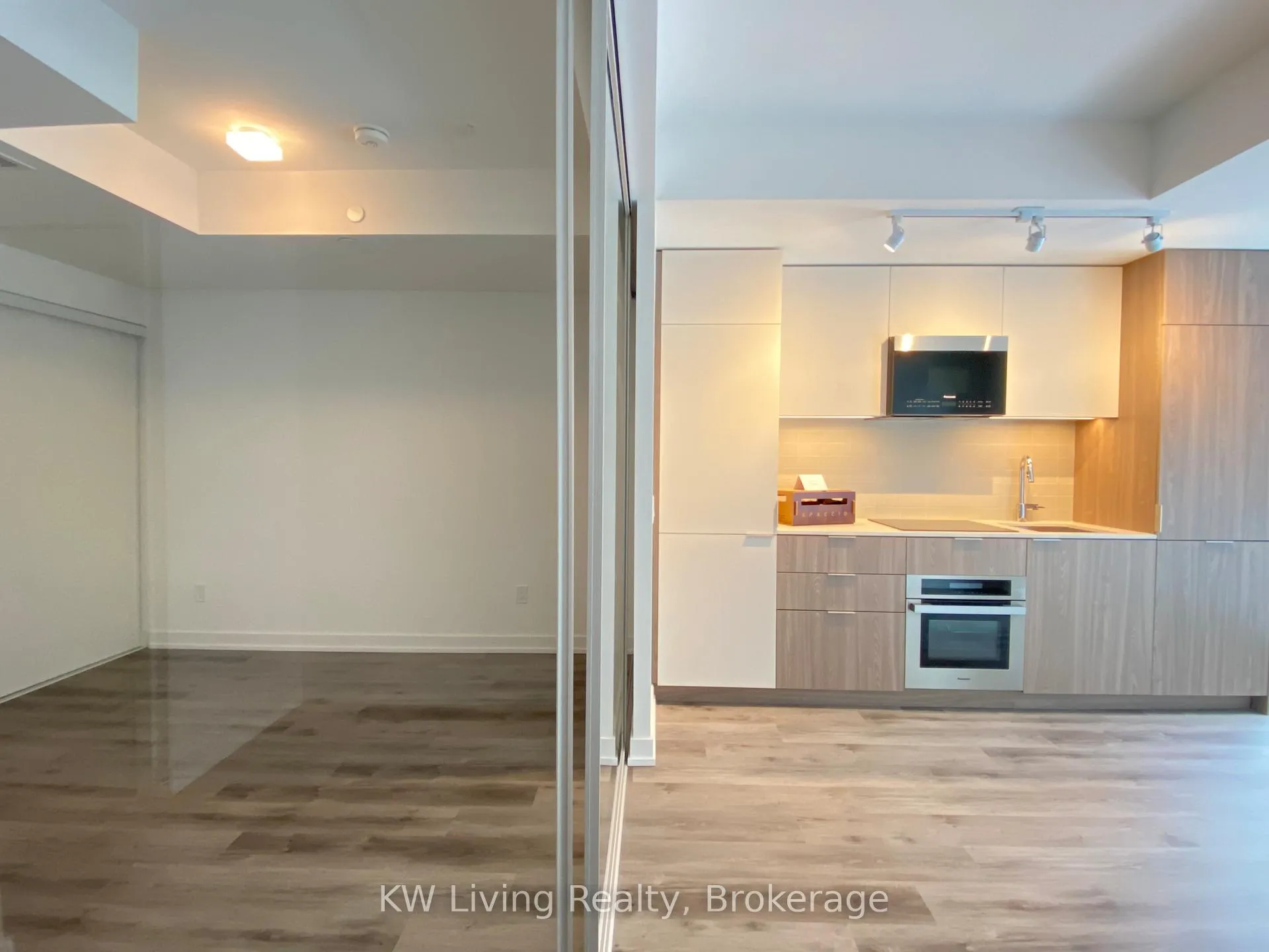 Photo 5 of Unit 239, 425 Front Street, Toronto, Moss Park — HOMEH