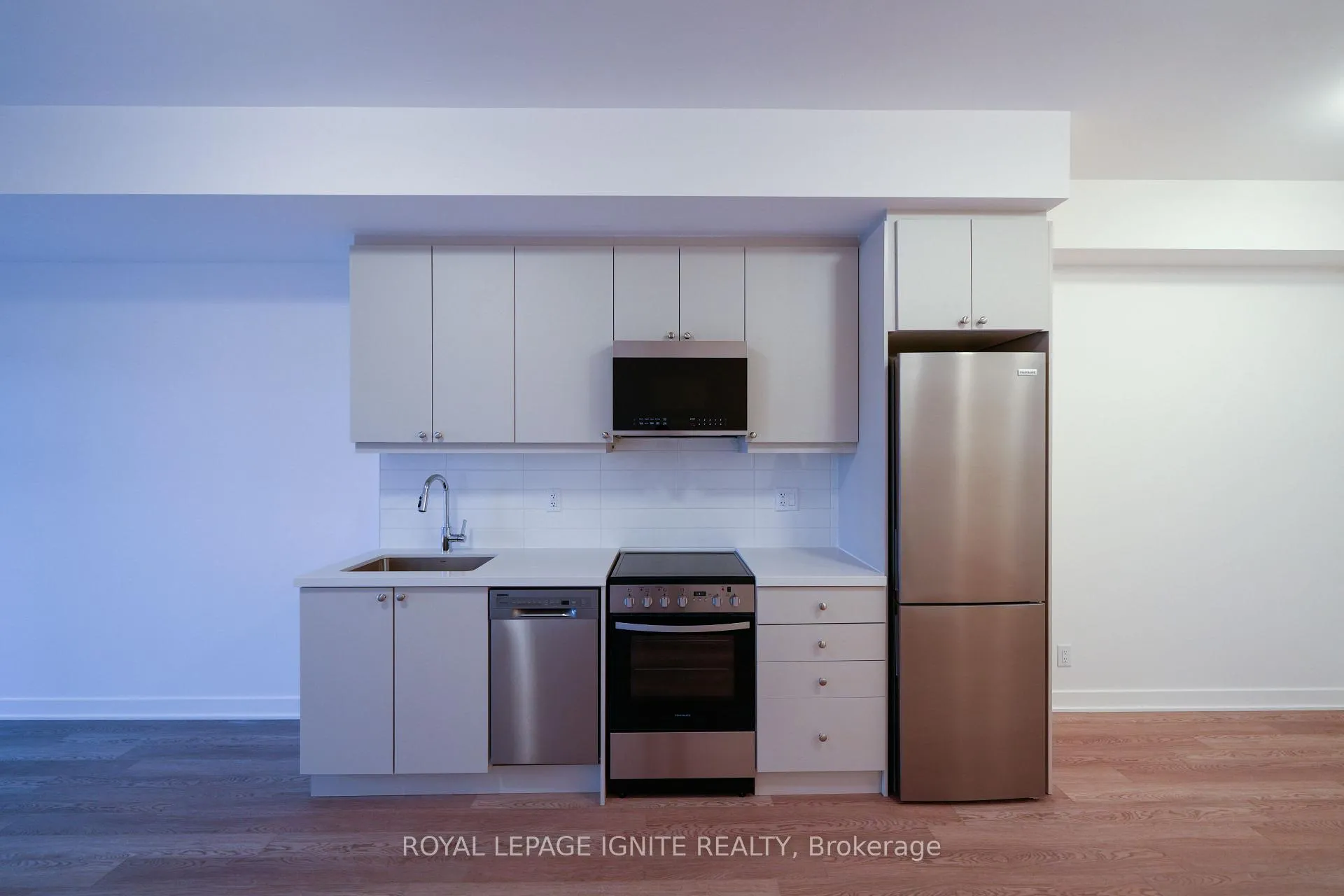 Photo 4 of Unit 311, 55 Clarington Boulevard, Clarington, Bowmanville — HOMEH