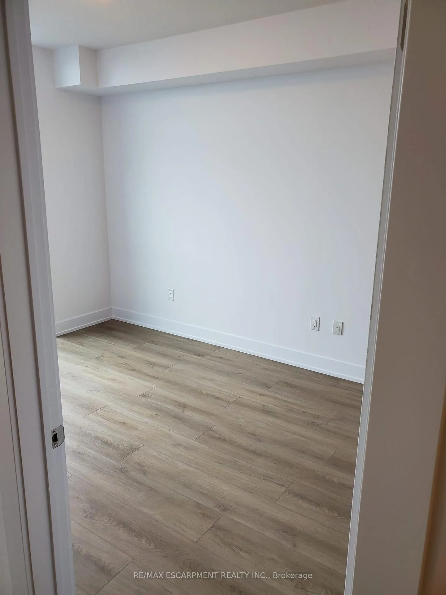 Photo 2 of Unit 601, 470 Dundas Street E, Hamilton, Waterdown — HOMEH