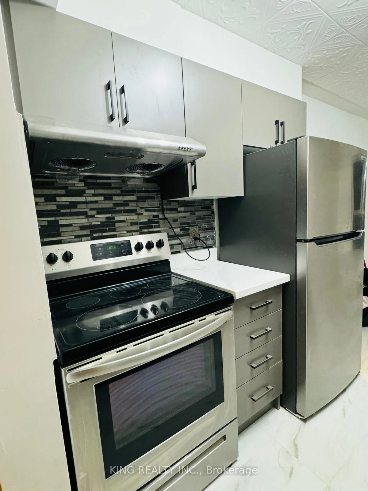 Photo 2 of 191 Fleetwood Crescent, Brampton, Bramalea Road South Gateway — HOMEH
