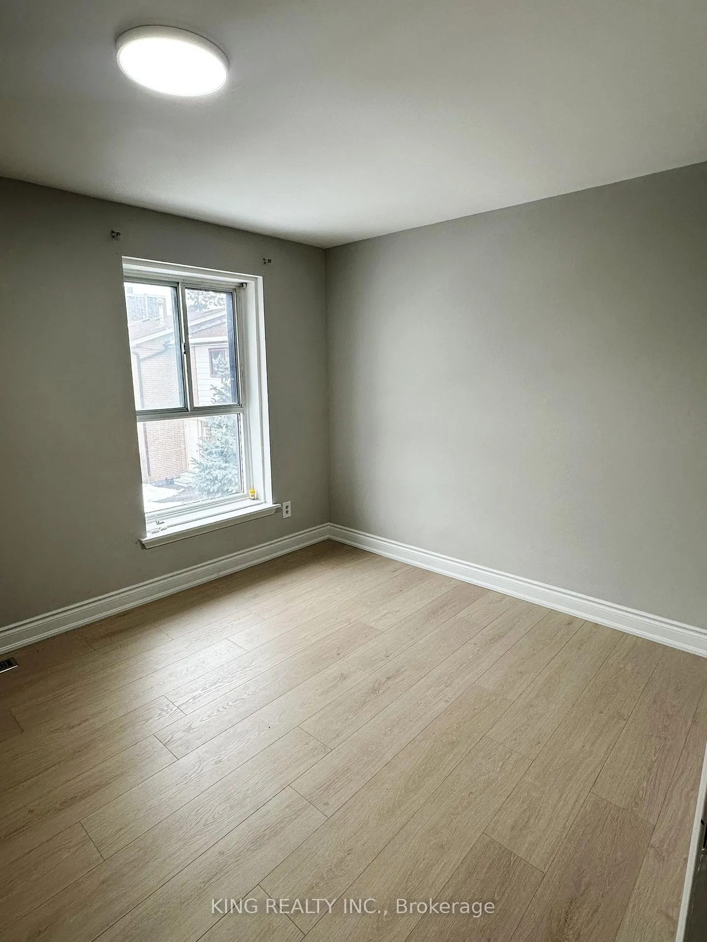 Photo 4 of 191 Fleetwood Crescent, Brampton, Bramalea Road South Gateway — HOMEH