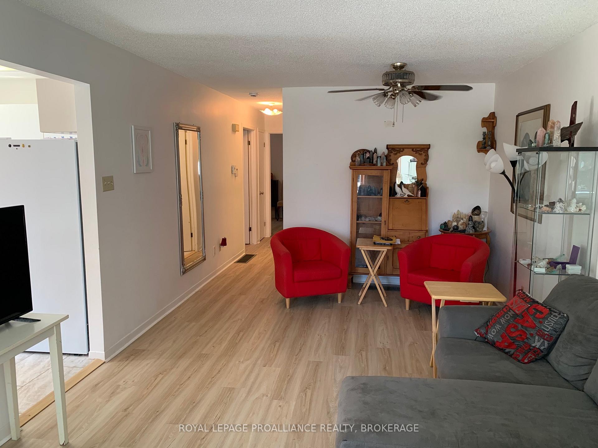 Photo 5 of 382 Victoria Avenue, Gananoque — HOMEH