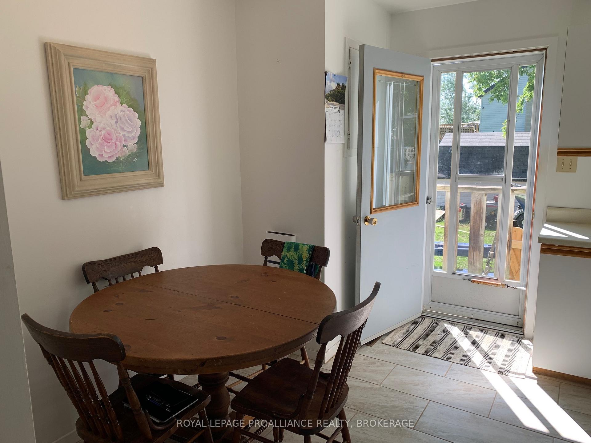 Photo 7 of 382 Victoria Avenue, Gananoque — HOMEH