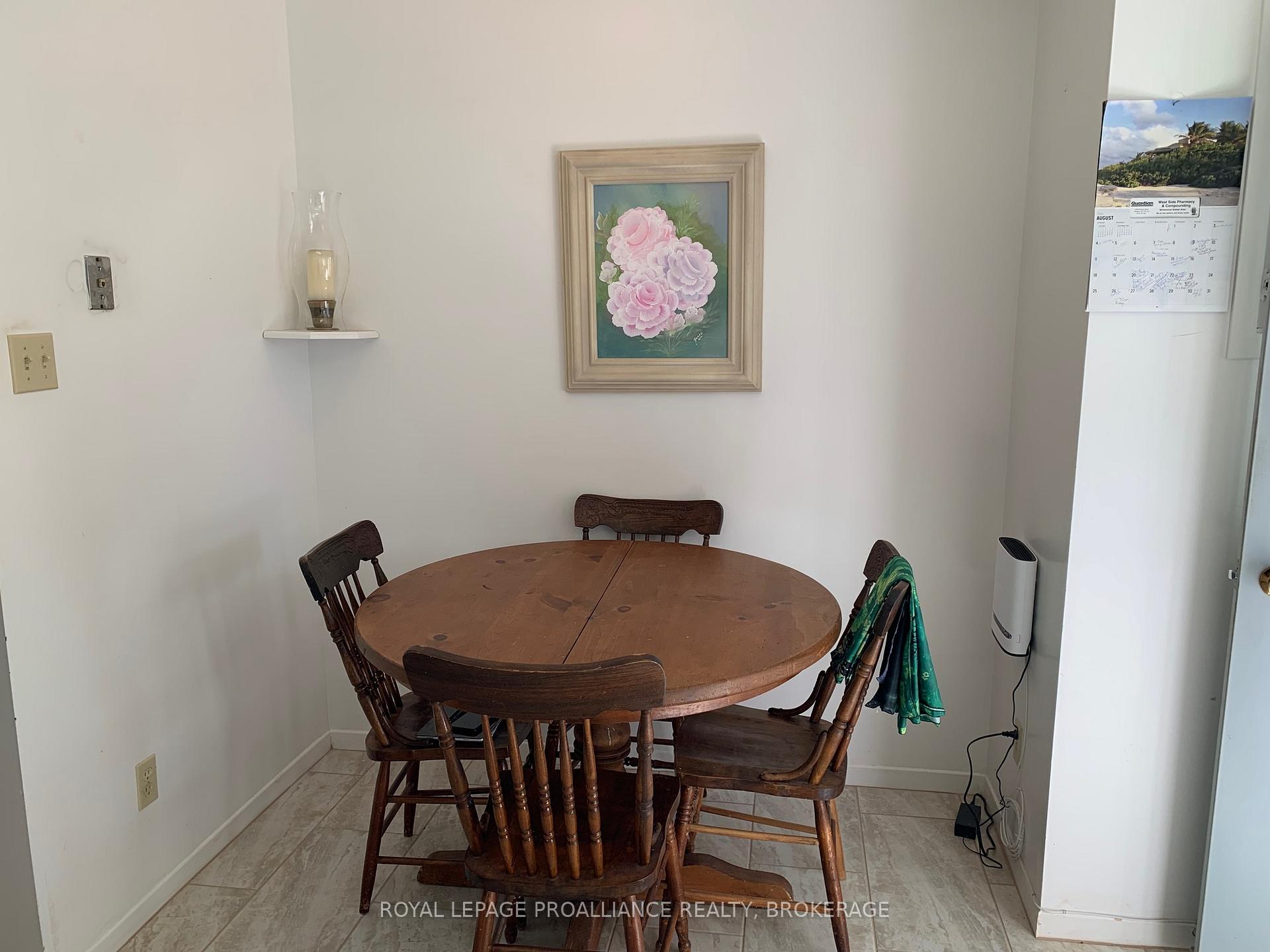 Photo 10 of 382 Victoria Avenue, Gananoque — HOMEH