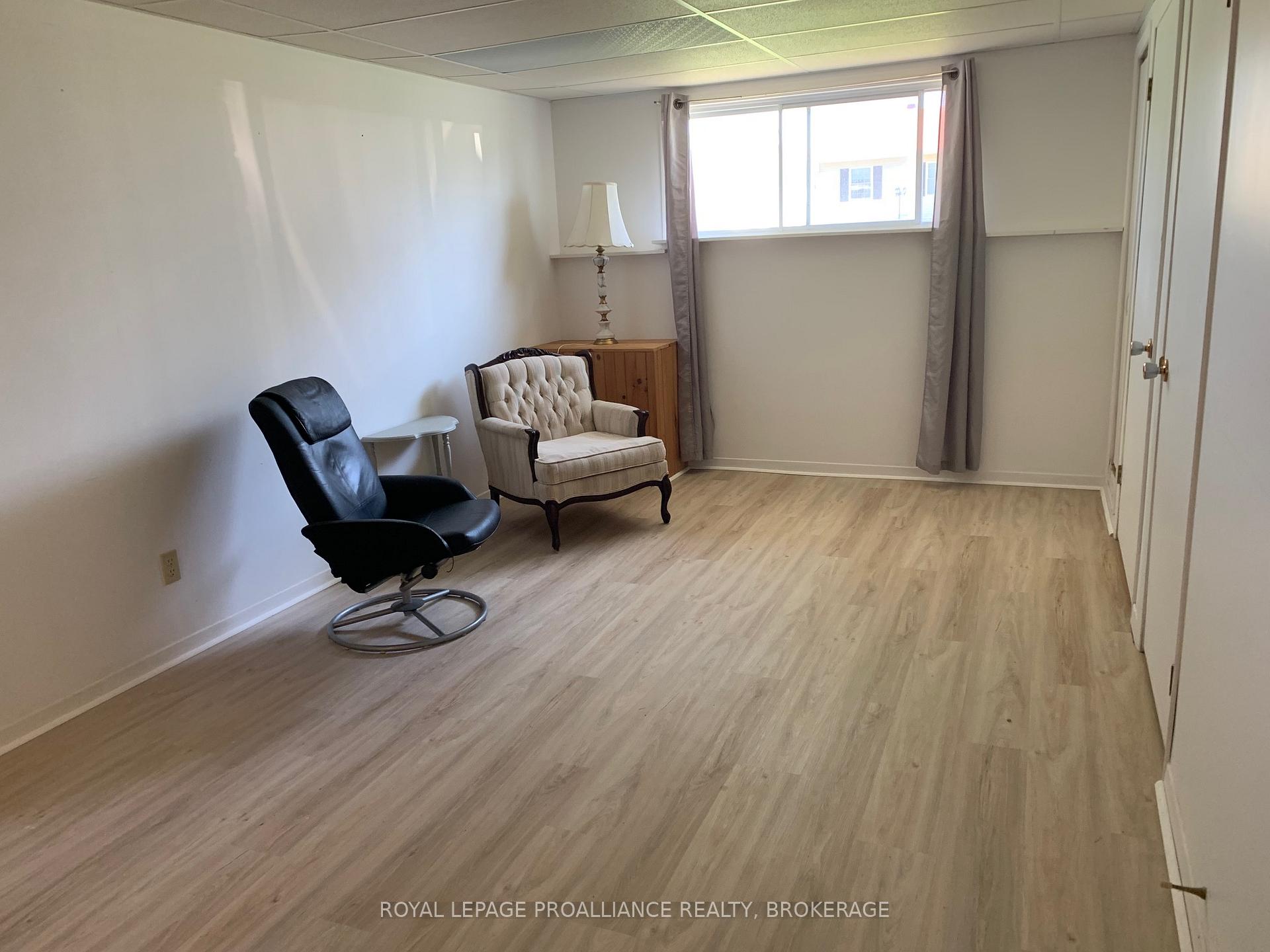 Photo 21 of 382 Victoria Avenue, Gananoque — HOMEH