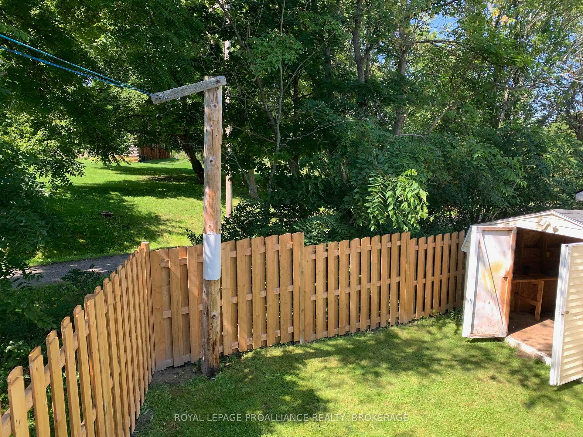Photo 27 of 382 Victoria Avenue, Gananoque — HOMEH