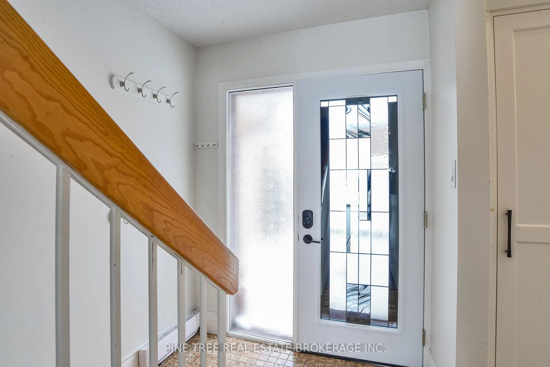 Photo 1 of Unit 4, 2 Paradise Boulevard, Ramara, Rural Ramara — HOMEH