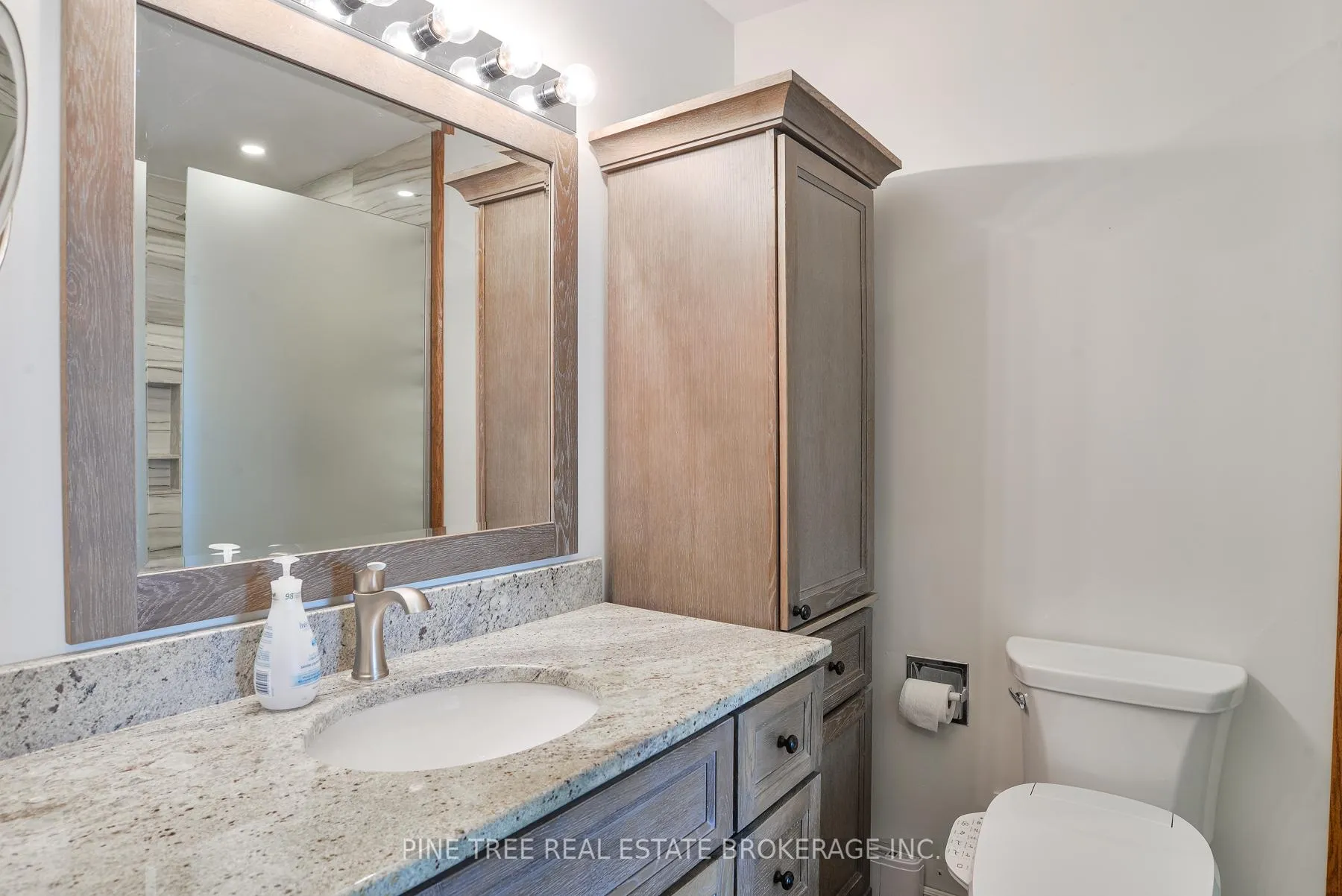 Photo 13 of Unit 4, 2 Paradise Boulevard, Ramara, Rural Ramara — HOMEH