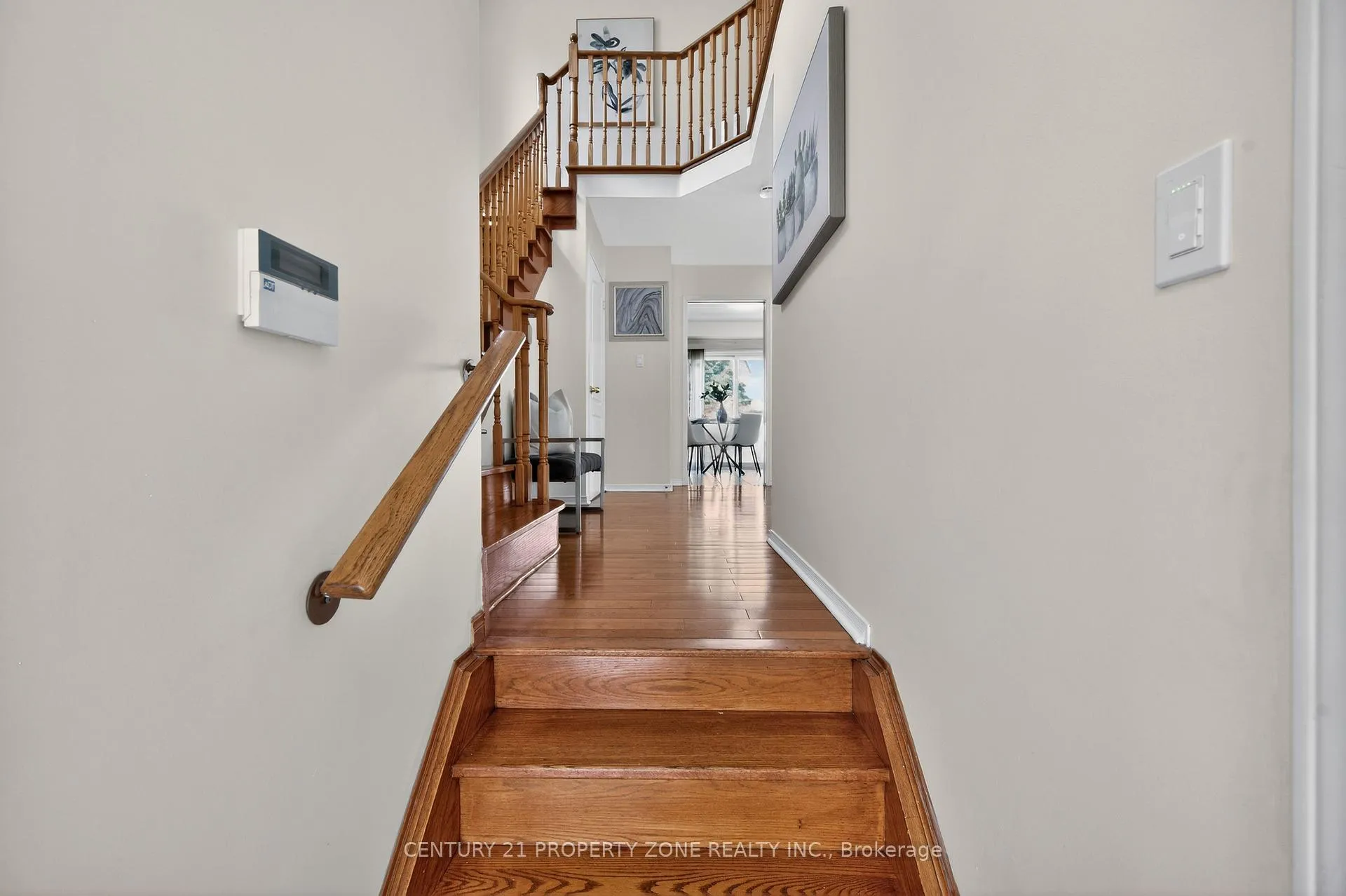 Photo 4 of 16 Sweet Clover Crescent, Brampton, Sandringham-Wellington — HOMEH