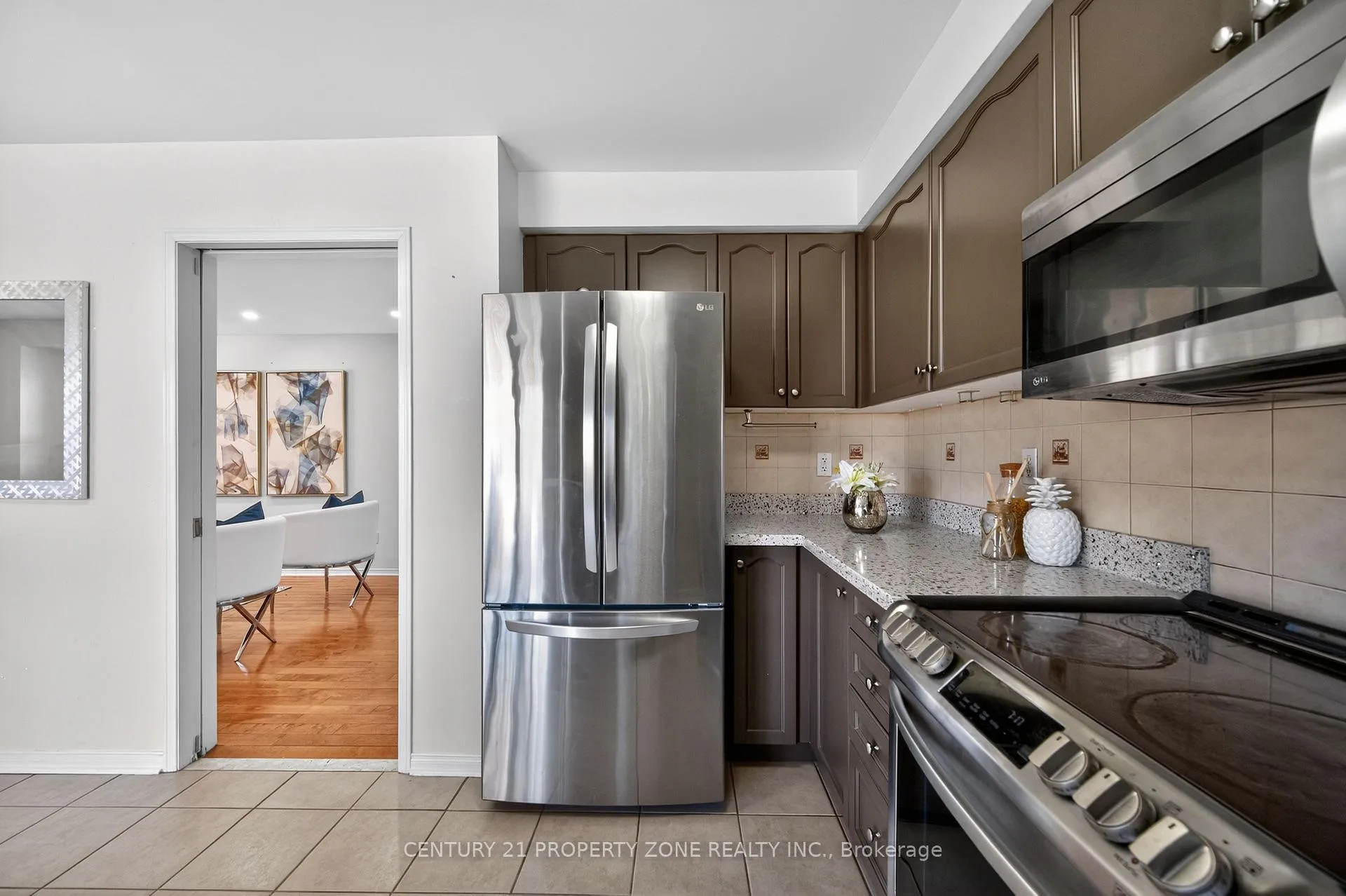 Photo 17 of 16 Sweet Clover Crescent, Brampton, Sandringham-Wellington — HOMEH