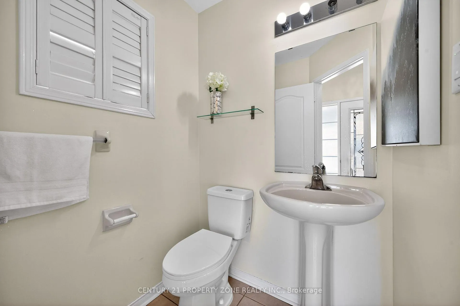 Photo 19 of 16 Sweet Clover Crescent, Brampton, Sandringham-Wellington — HOMEH