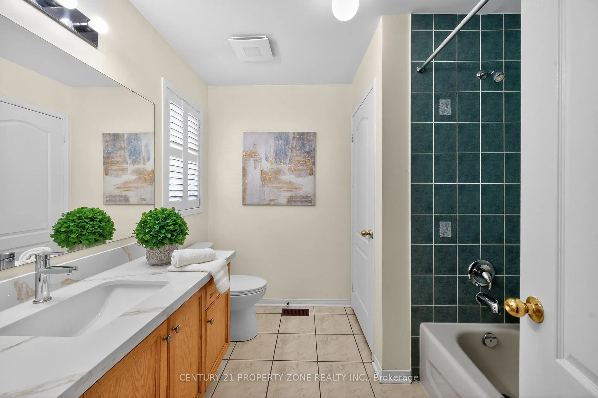 Photo 27 of 16 Sweet Clover Crescent, Brampton, Sandringham-Wellington — HOMEH