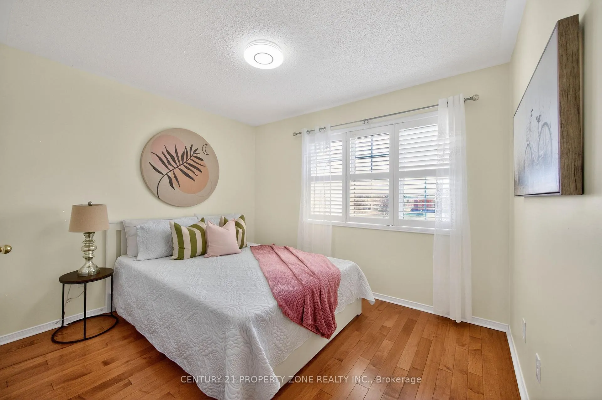 Photo 30 of 16 Sweet Clover Crescent, Brampton, Sandringham-Wellington — HOMEH