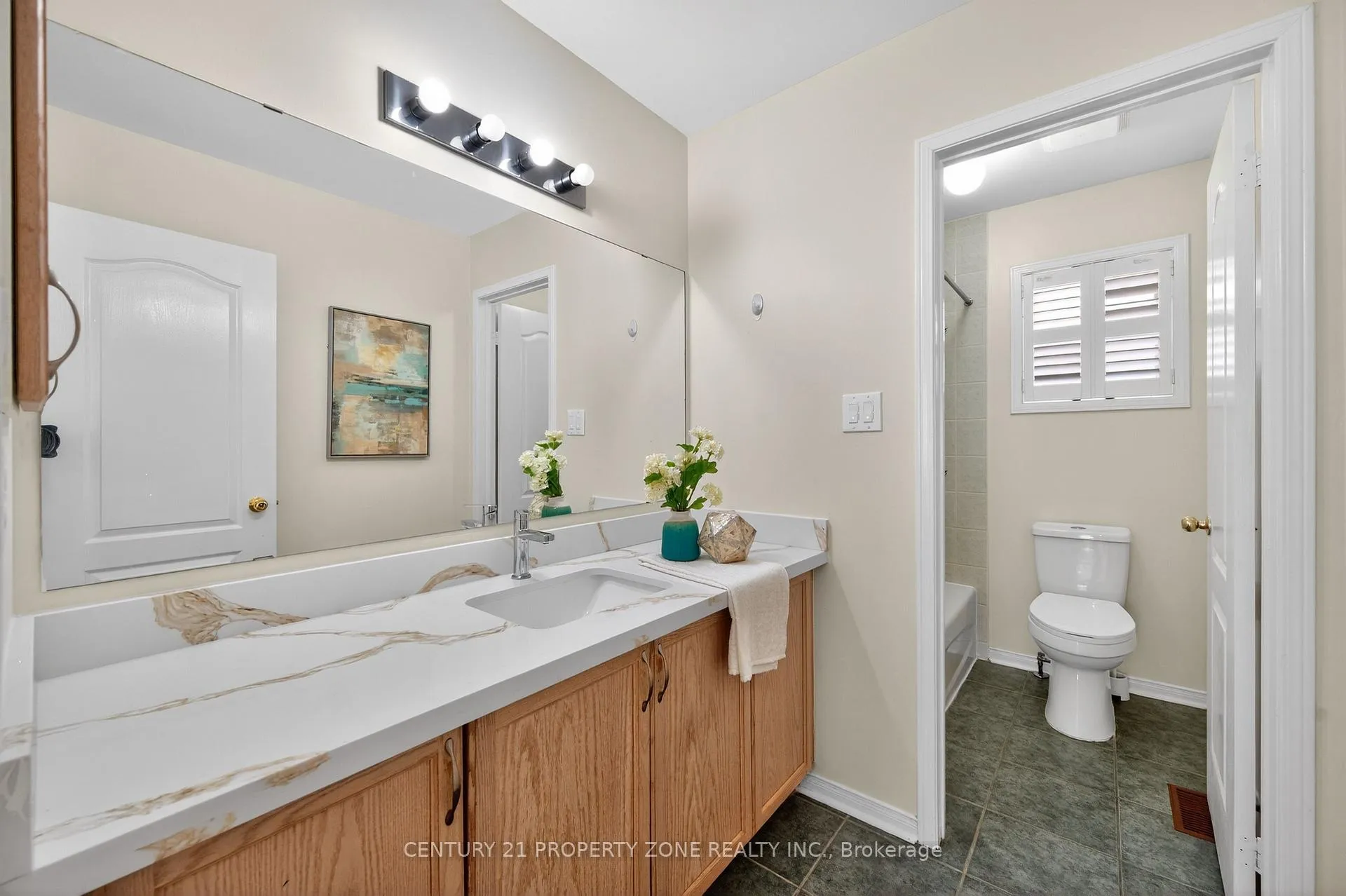 Photo 33 of 16 Sweet Clover Crescent, Brampton, Sandringham-Wellington — HOMEH
