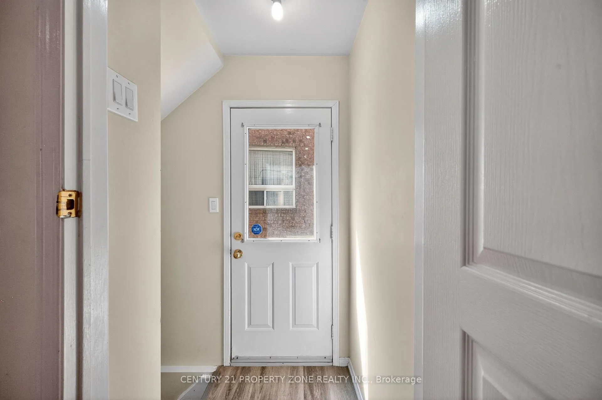 Photo 35 of 16 Sweet Clover Crescent, Brampton, Sandringham-Wellington — HOMEH