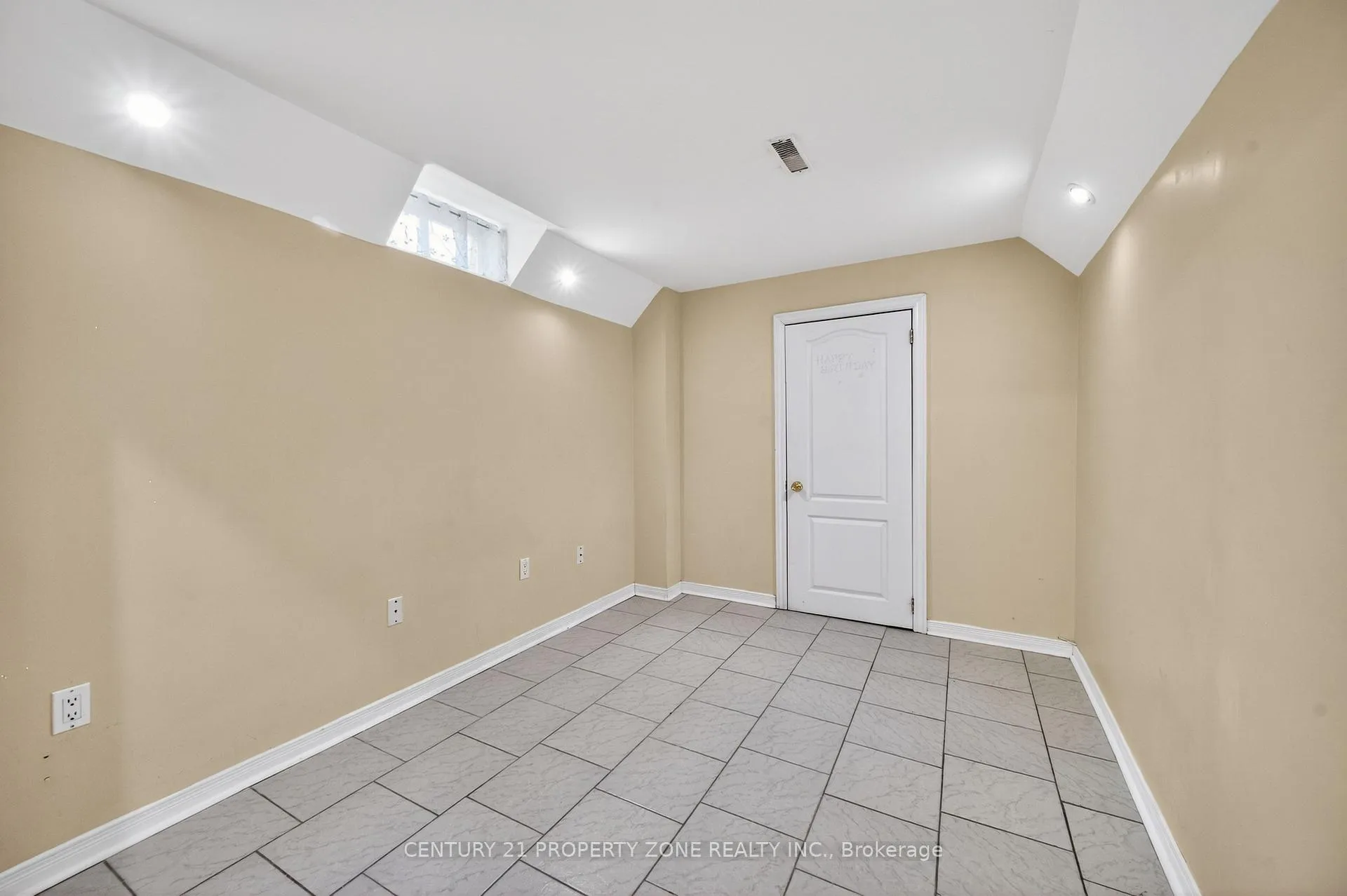 Photo 40 of 16 Sweet Clover Crescent, Brampton, Sandringham-Wellington — HOMEH