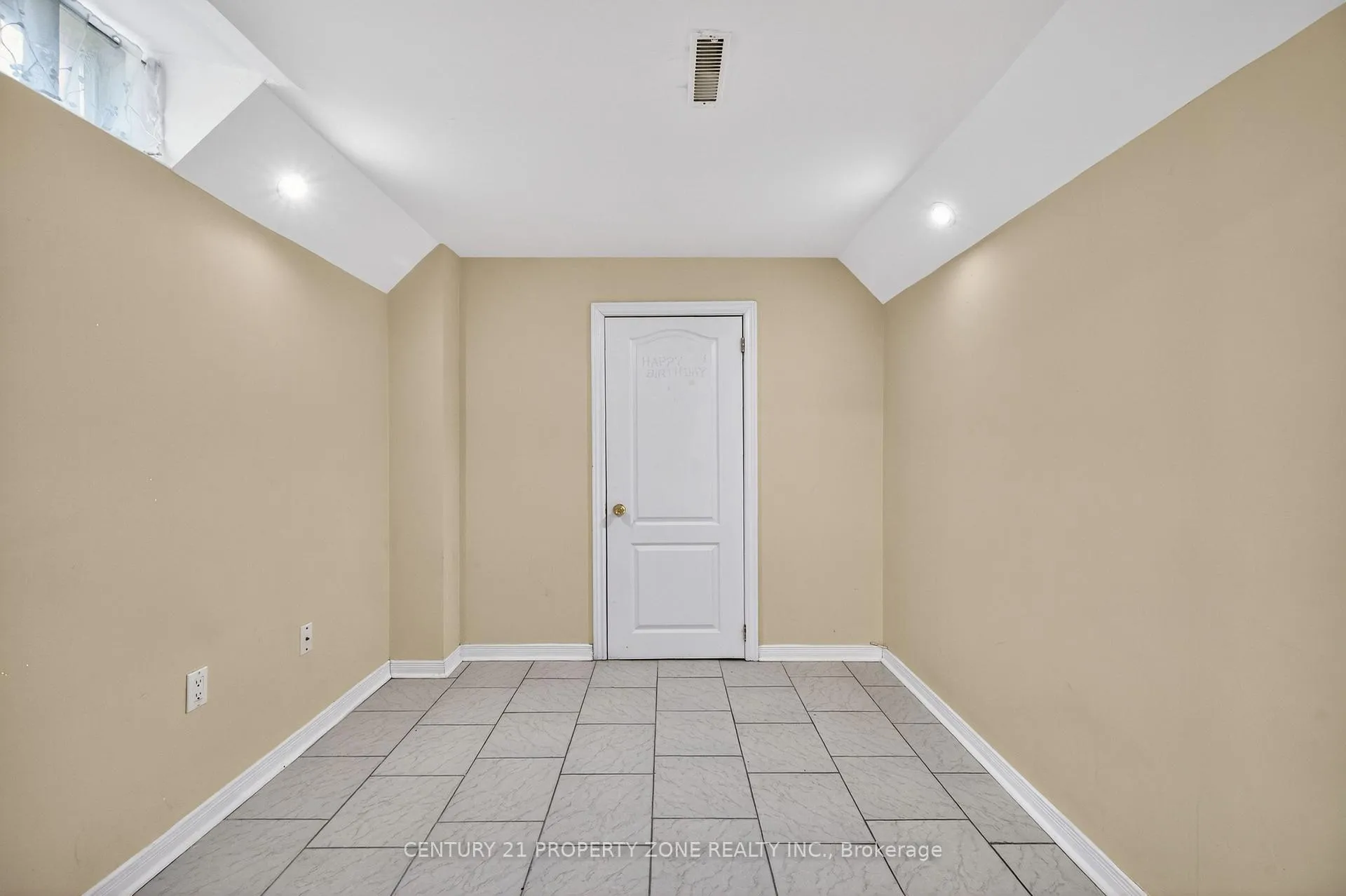 Photo 43 of 16 Sweet Clover Crescent, Brampton, Sandringham-Wellington — HOMEH